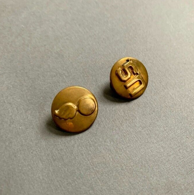 2 VTG Authentic WWII US & Ordnance Branch Insignia Enlisted  Brass Collar Discs