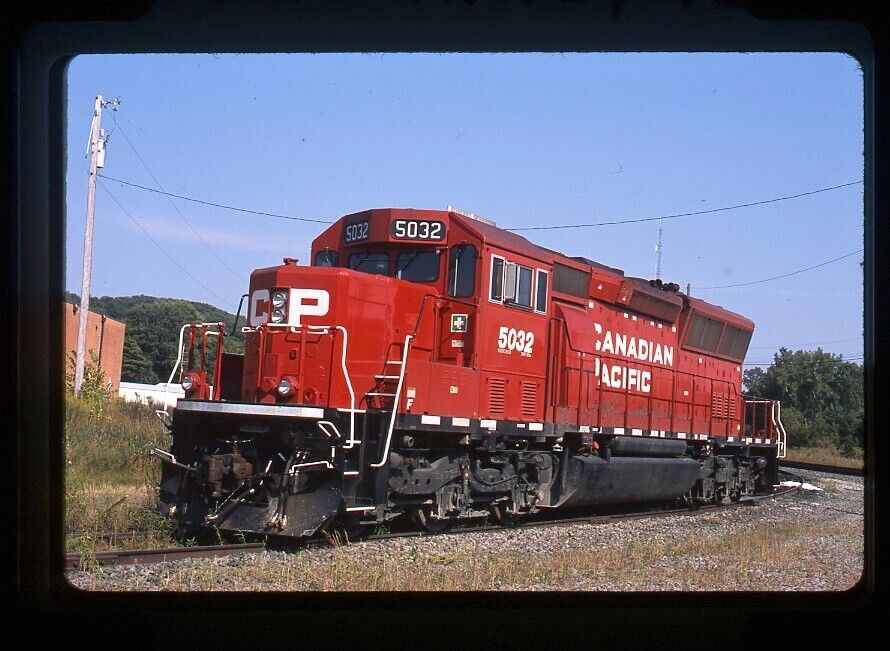 Original Railroad Slide CP Canadian Pacific 5032 SD30C-ECO at Savanna, IL