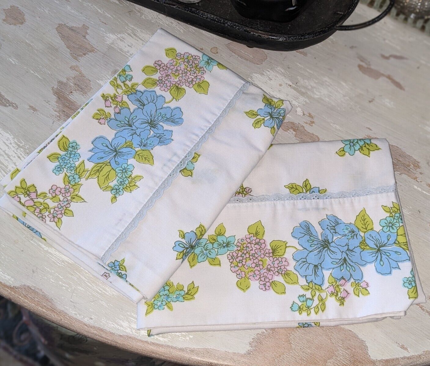 Vintage Hope Luxury 2 Standard Pillowcases, Blue Hydrangea Floral Cottage Core