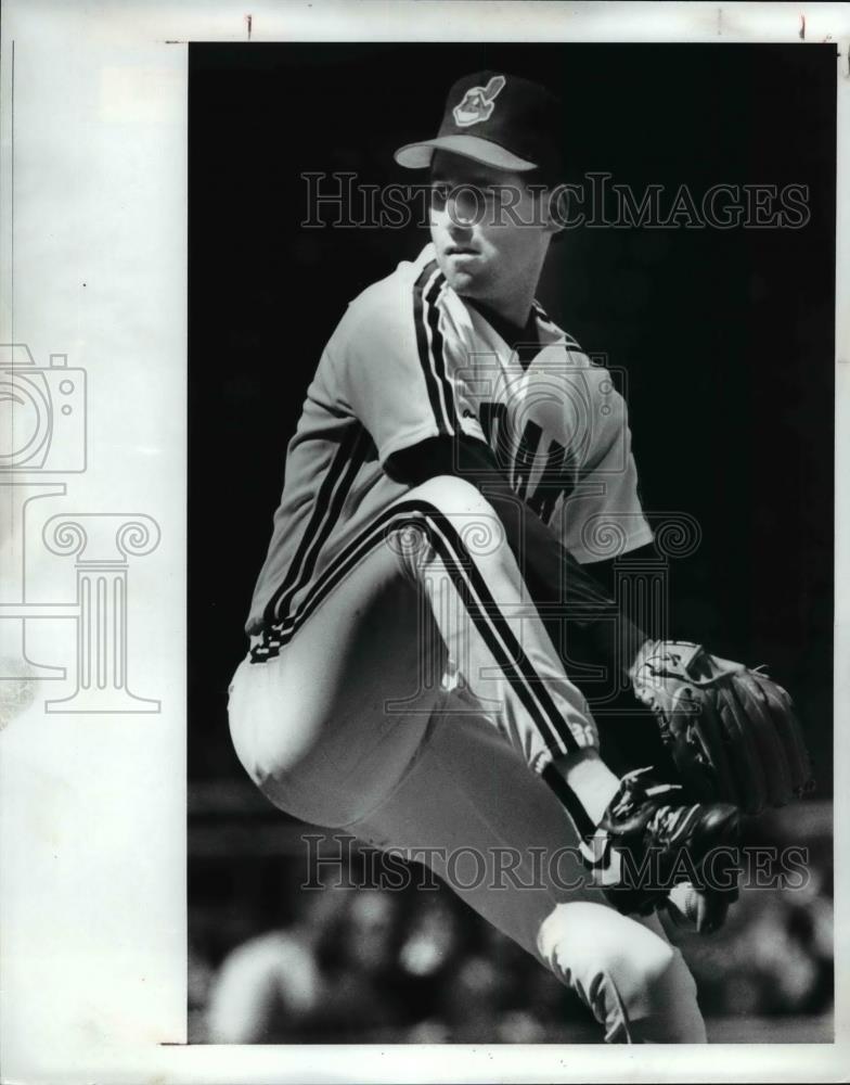 1989 Press Photo Indians pitcher Bud Black starts his delivery - cvb48322