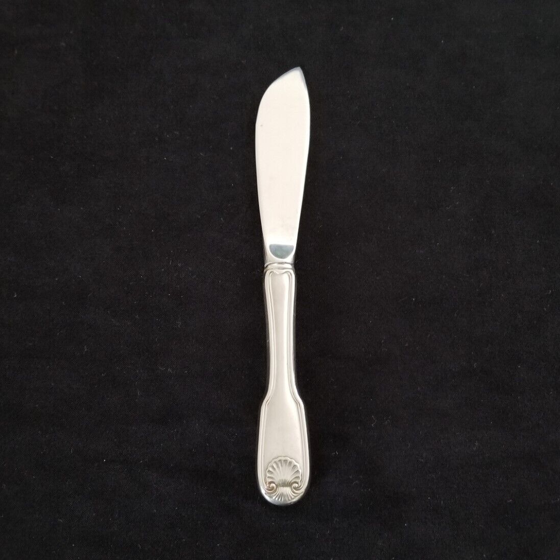 REED & BARTON COLONIAL SHELL STAINLESS STEEL BUTTER KNIFE FLATWARE
