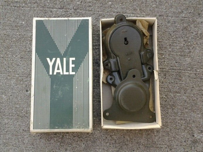 WW2 US Military Footlocker Lock  with Hardware Yale Lock