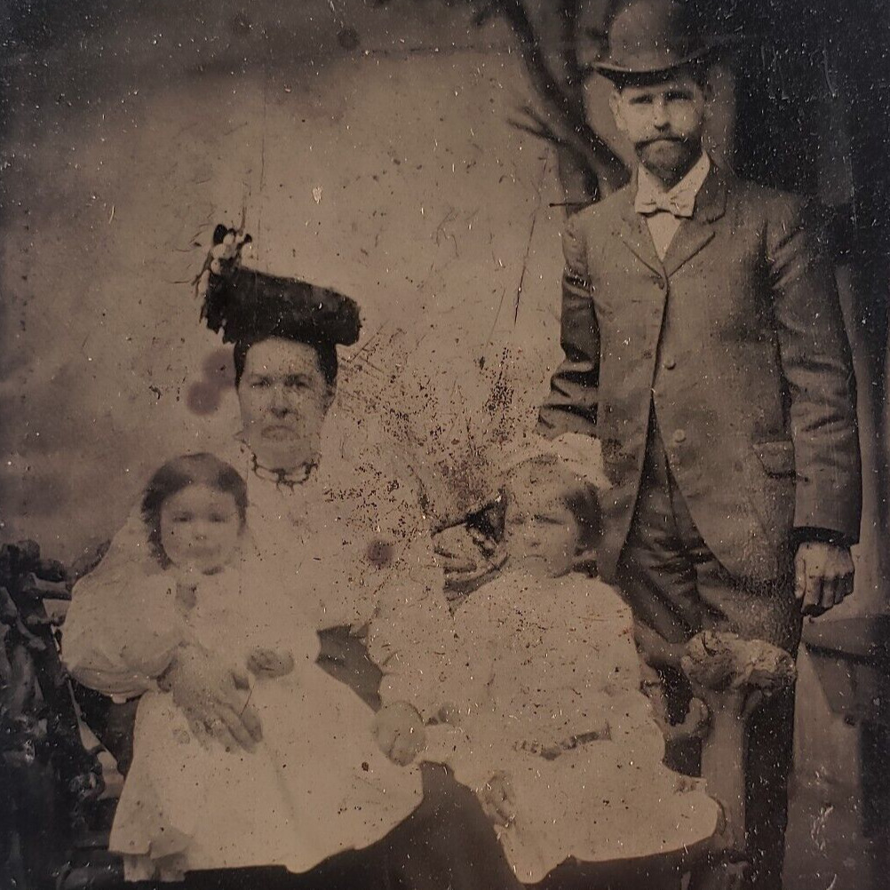 Loving Family Little Girls Tintype c1870 Antique 1/6 Plate Photo Man Woman F710