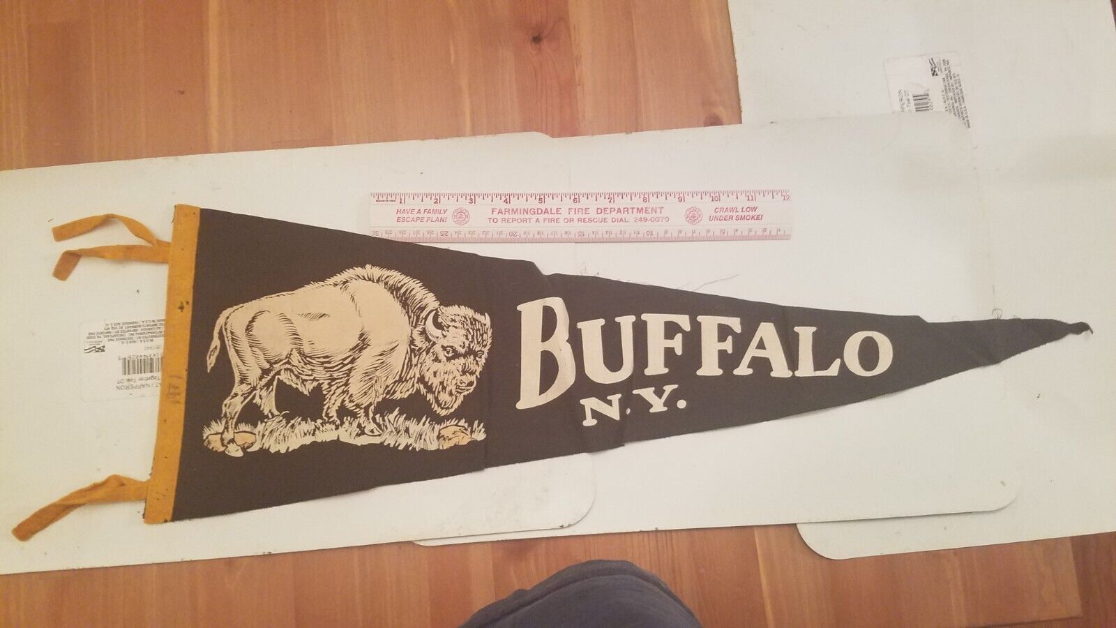 Vintage Buffalo New York Souvenir Felt Pennant Black 1971?