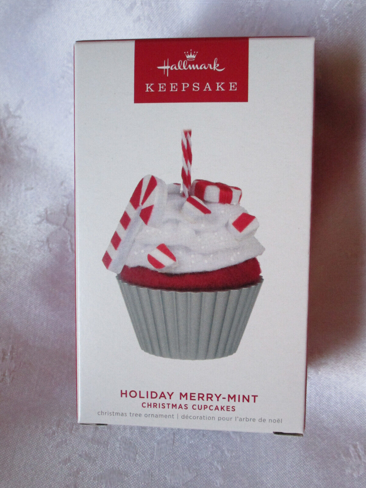 2022 Hallmark Ornament Christmas Cupcakes Holiday Merry-Mint 13th in series NIB