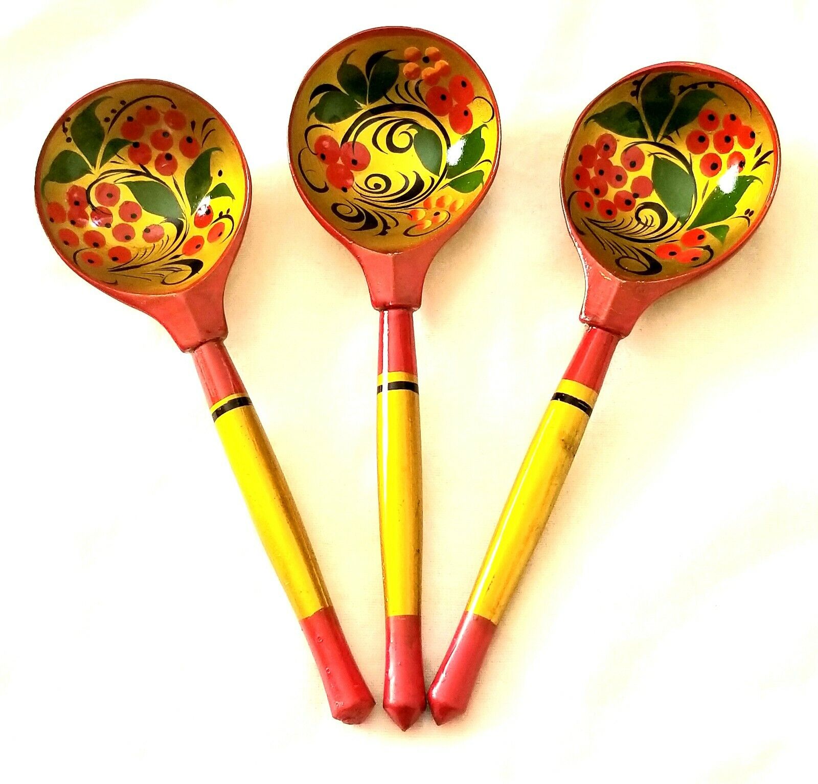 Russian Spoon Wooden Traditional Khokhloma Berry Hohloma Artwork 7.5\
