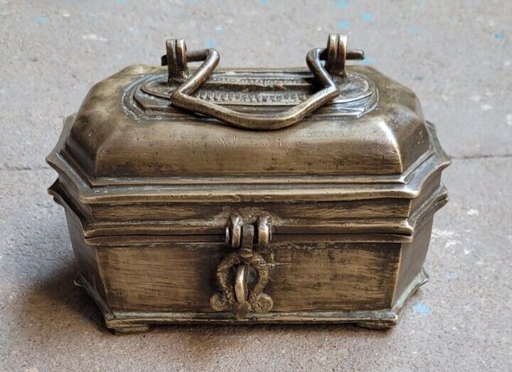 RARE VINTAGE INDIAN BRASS BOX  COLLECTABLE  BRASS BOX 