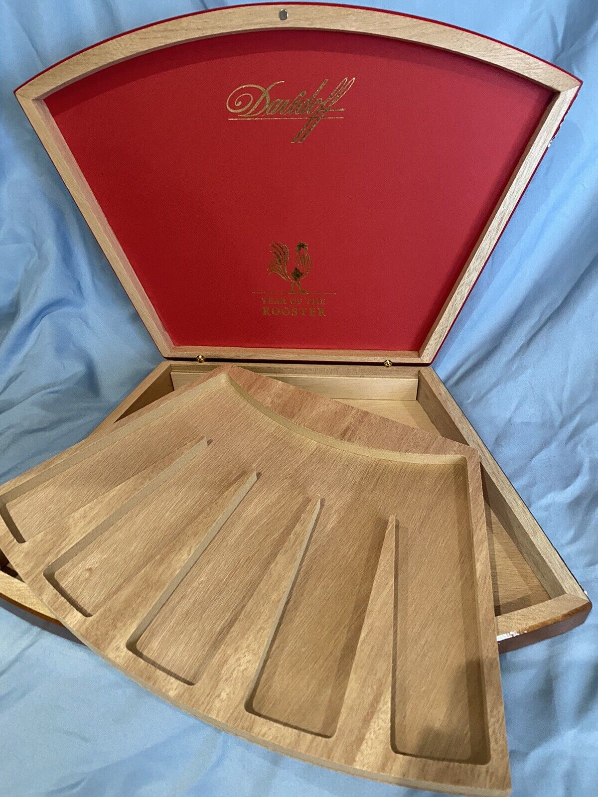 DAVIDOFF YEAR OF THE ROOSTER CIGAR BOX