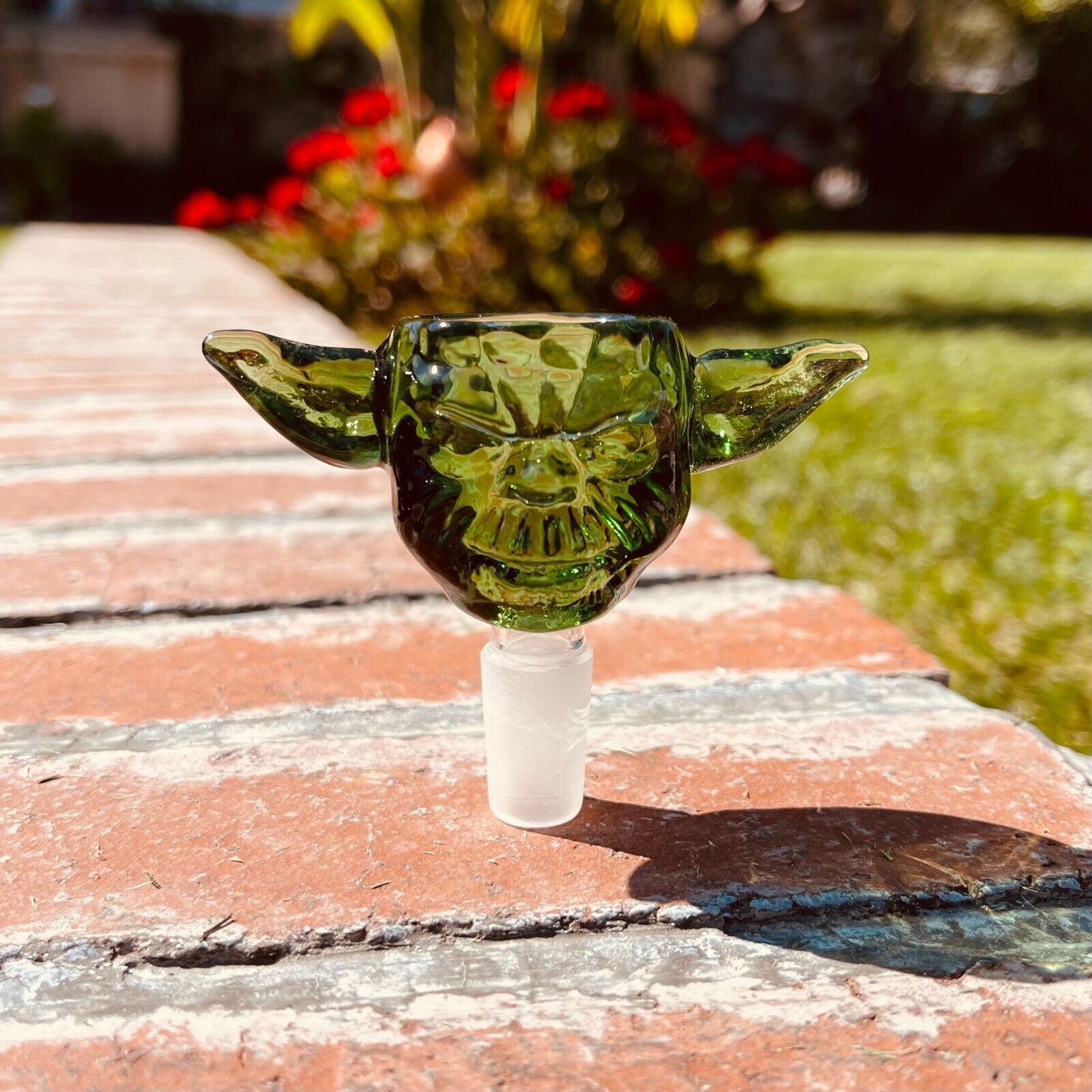 Primium 14mm-Thick Glass Yoda Bowl Head Holder