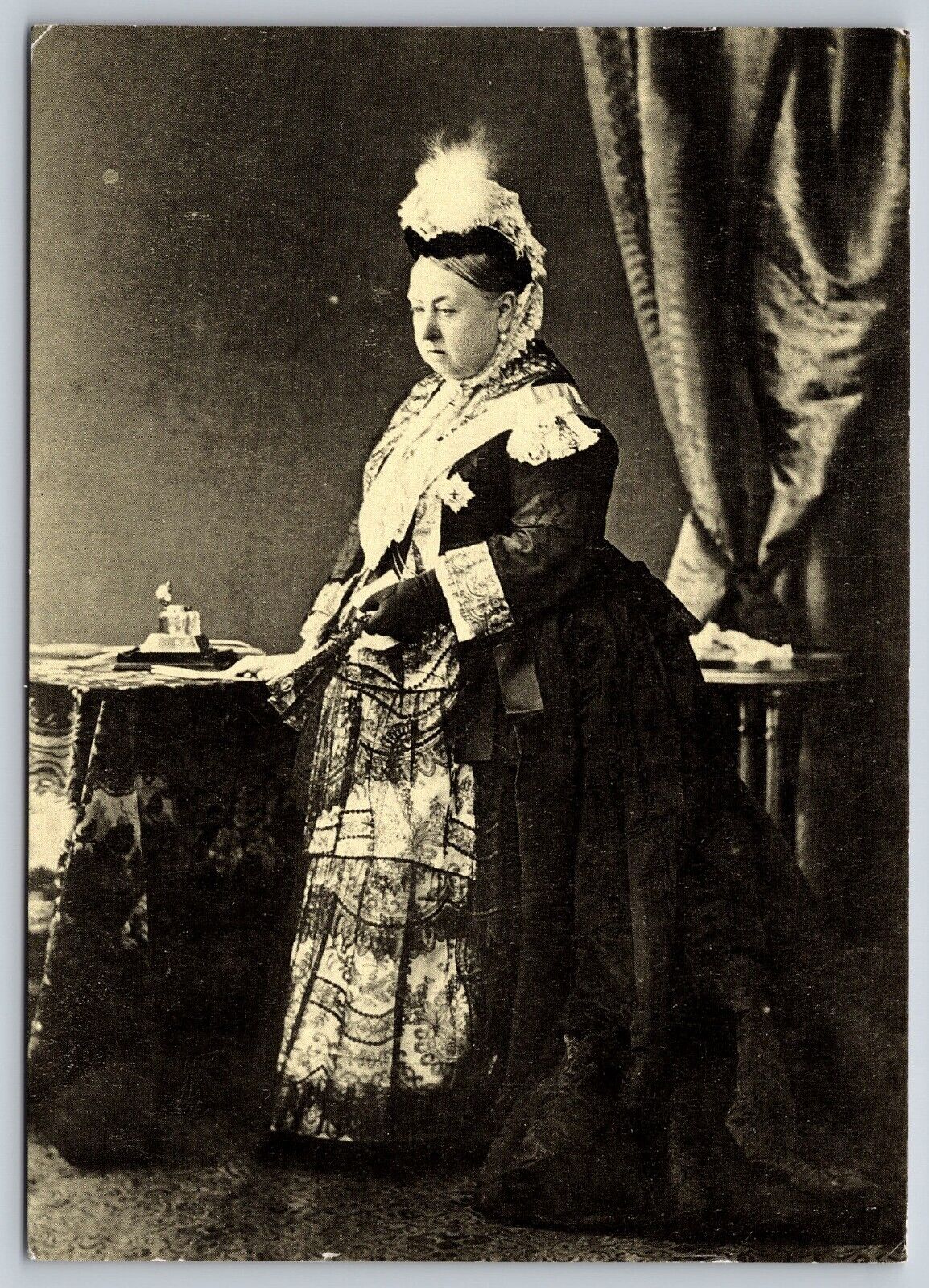Postcard - Queen Victoria in dress in 1887, c2004   397
