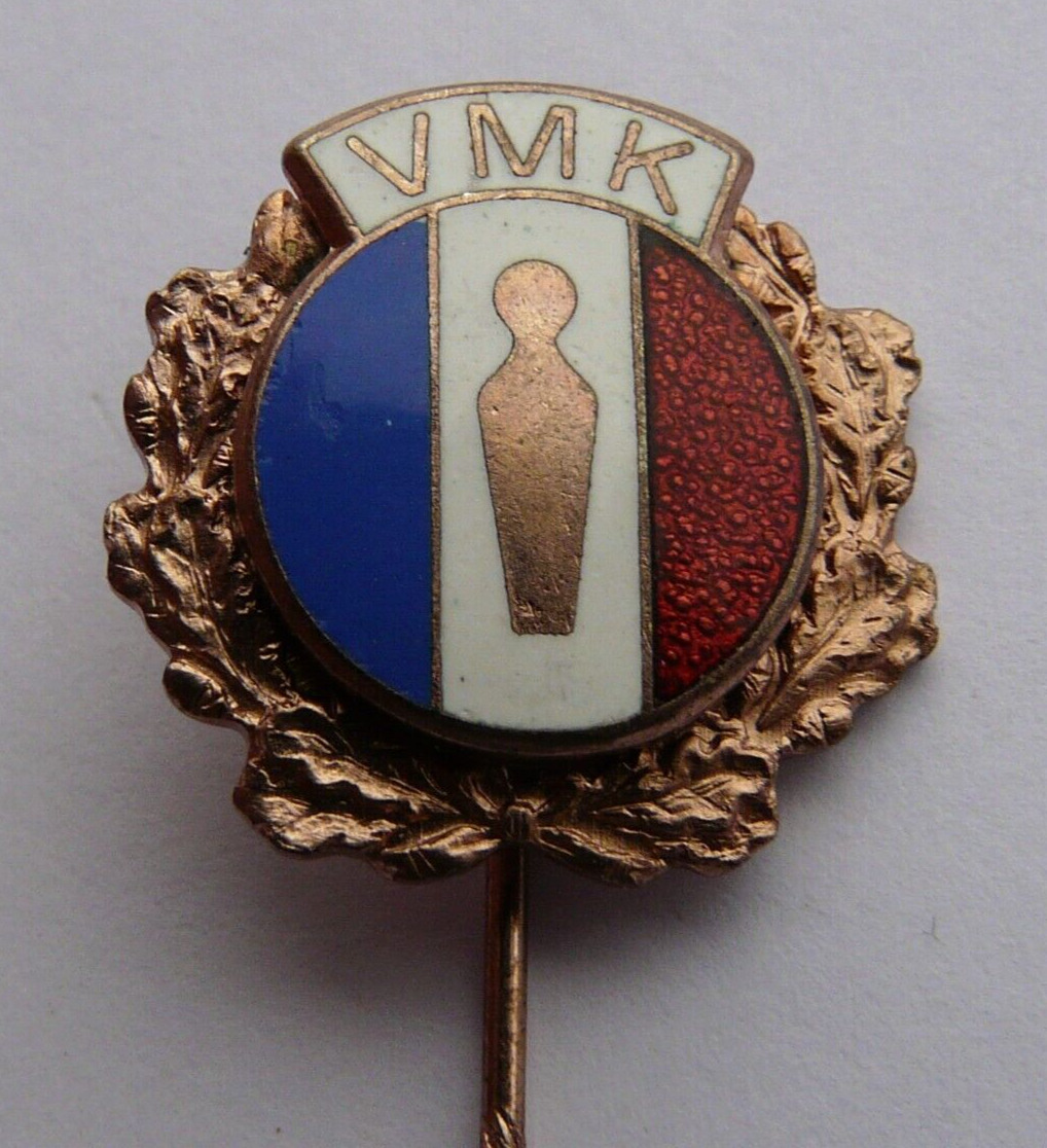 Vintage Enamel Stick Pin Badge. VMK  (6812)