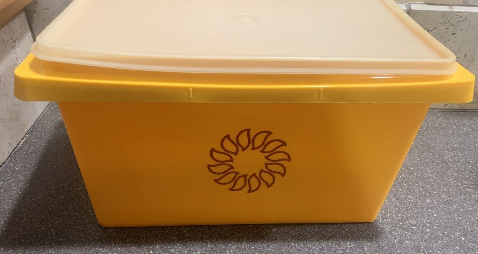 Vintage Tupperware Carry All Tote Container Yellow Clear Lid Sunburst 1431