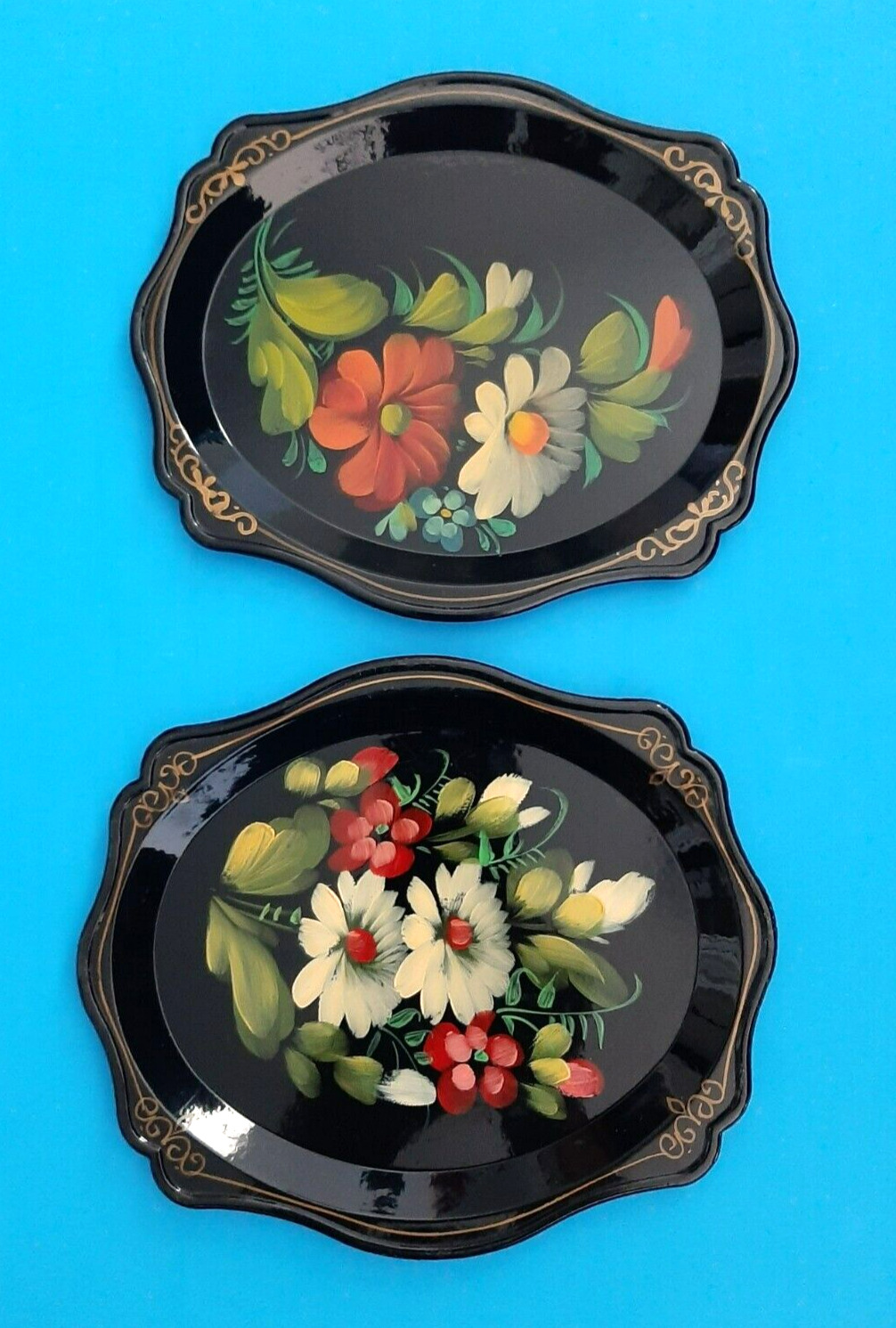 Set of 2 VTG Russian/Soviet/USSR Hand Painted Floral Black Lacquer Trays 1987