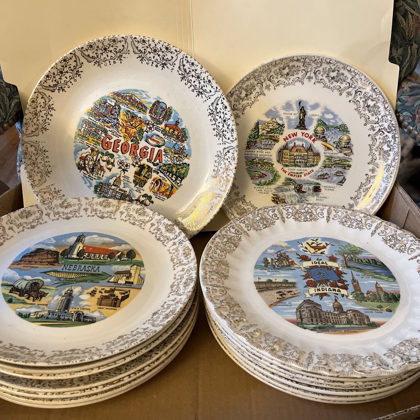 Lot of 24 Vintage State Collector Souvenir Plates 9” States Listed In Desc