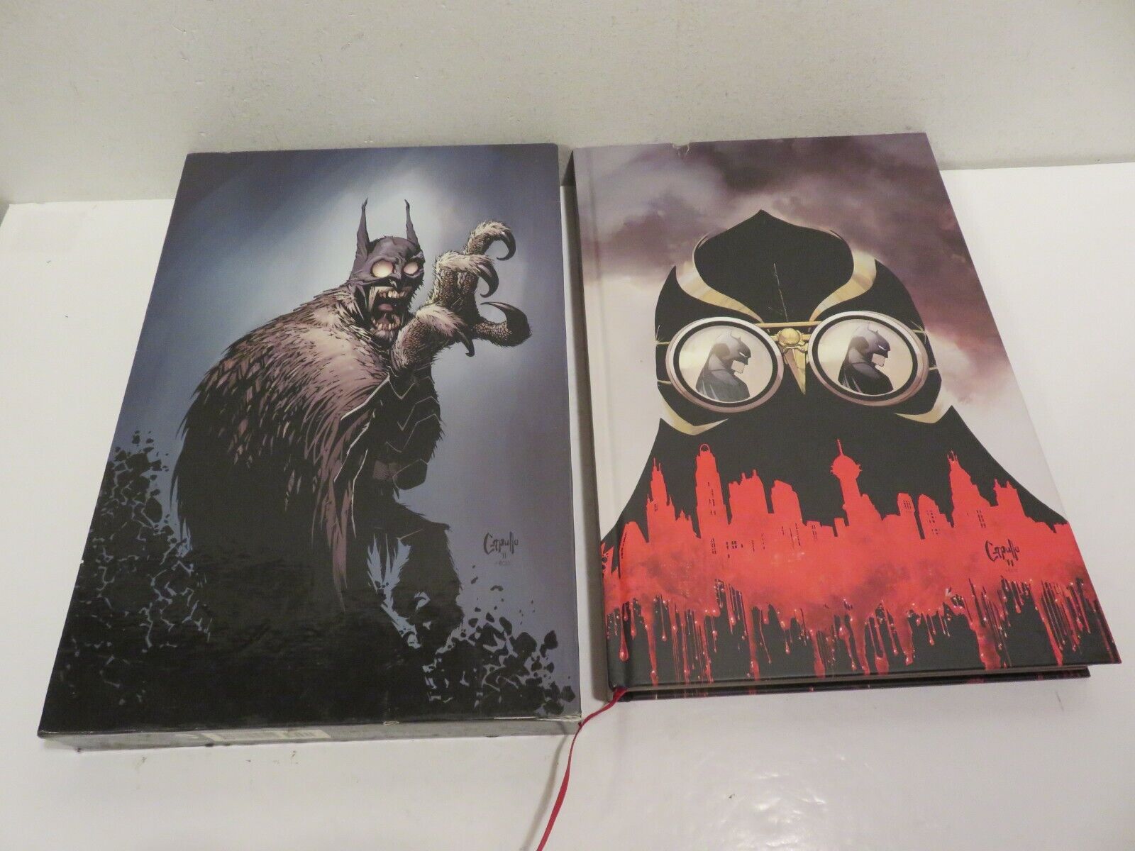 ABSOLUTE BATMAN THE COURT OF OWLS HARDCOVER BOOK DC COMICS SLIPCASE DAMAGE