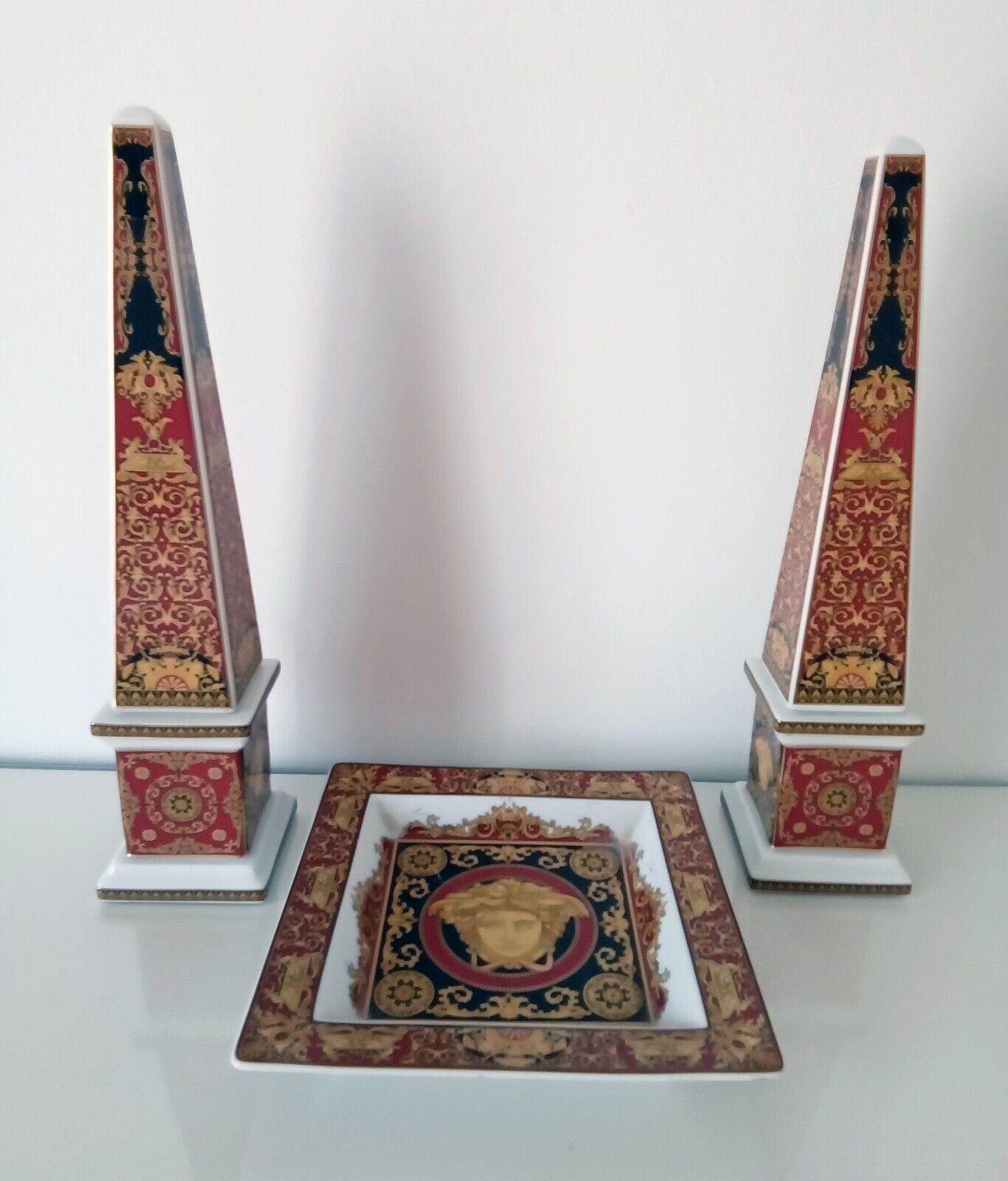 Very rare pair of ‘Rosenthal meets Versace’ obelisks with matching 22cm dish