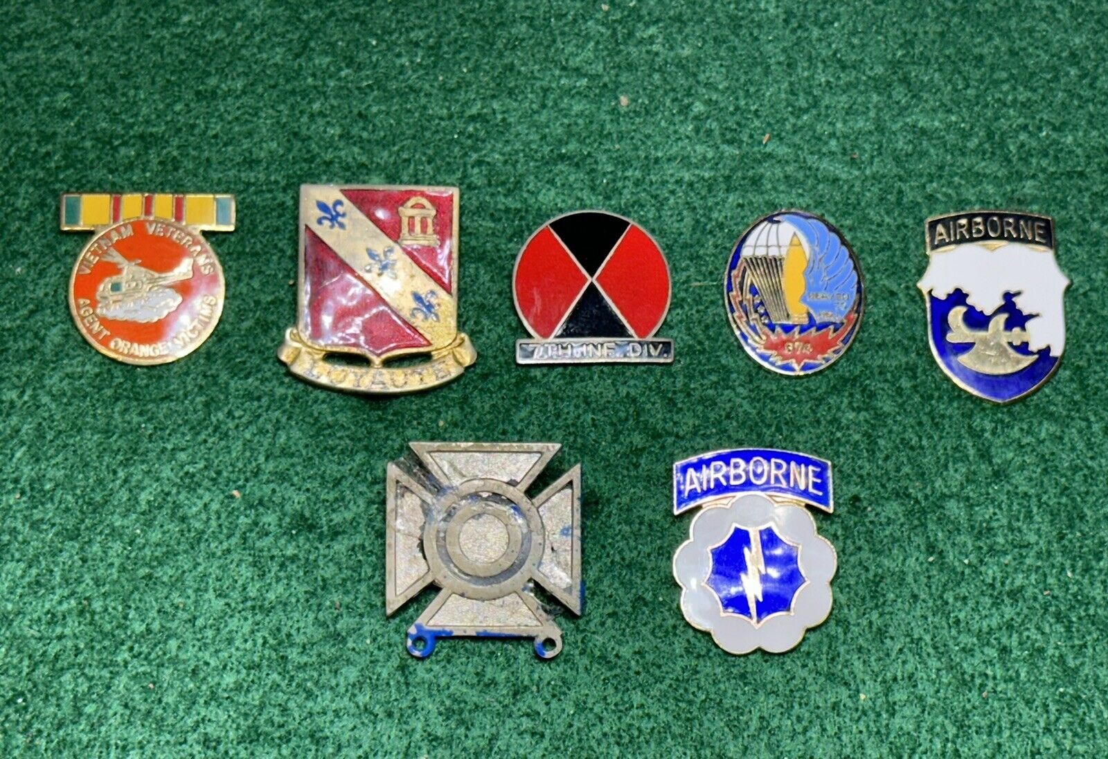 WW2 And Post WW2 DUIs And Pin Lot