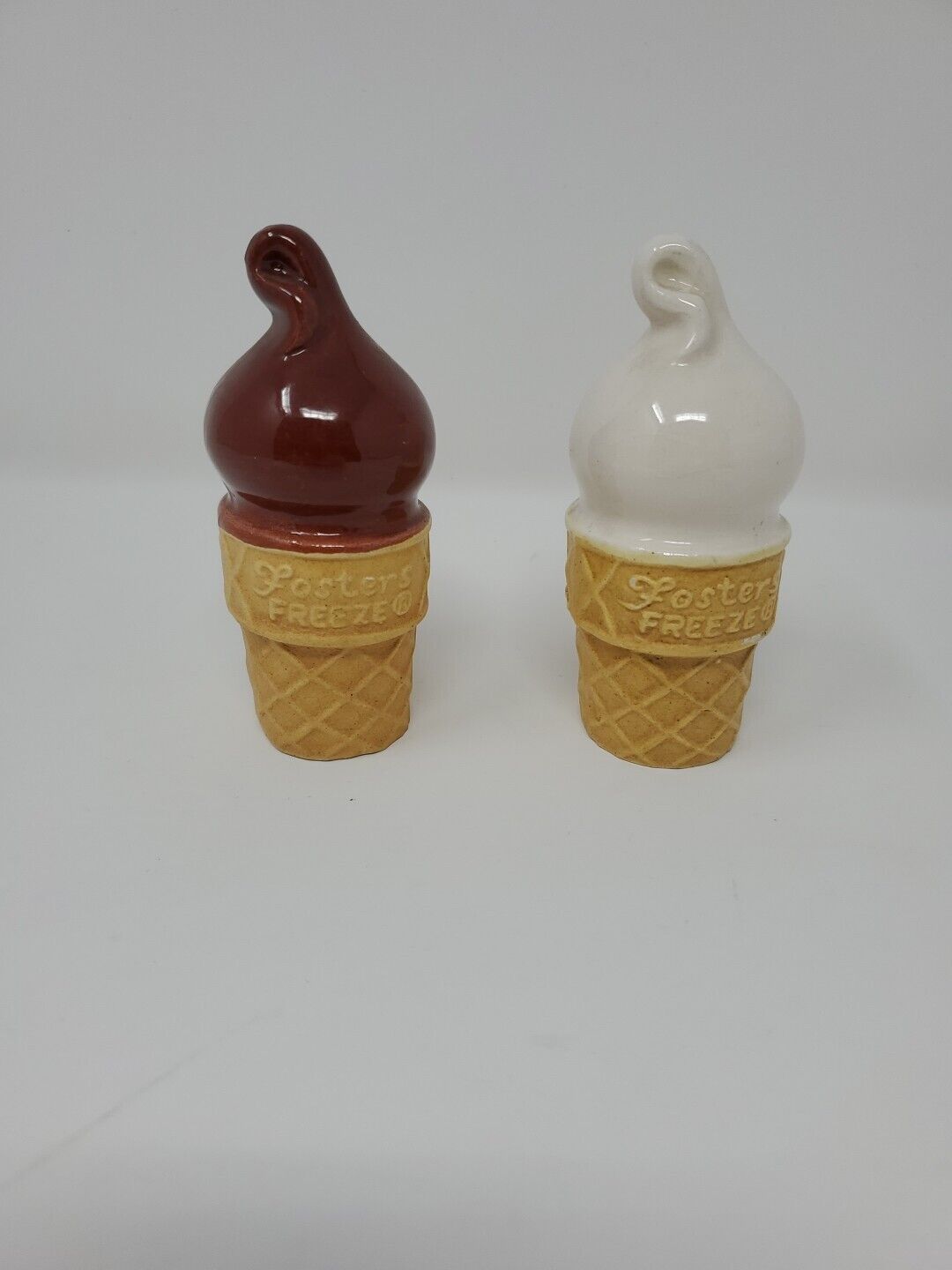 Vintage HTF Fosters Freeze Ice Cream Cone Safe-T Cup Salt and Pepper Shakers