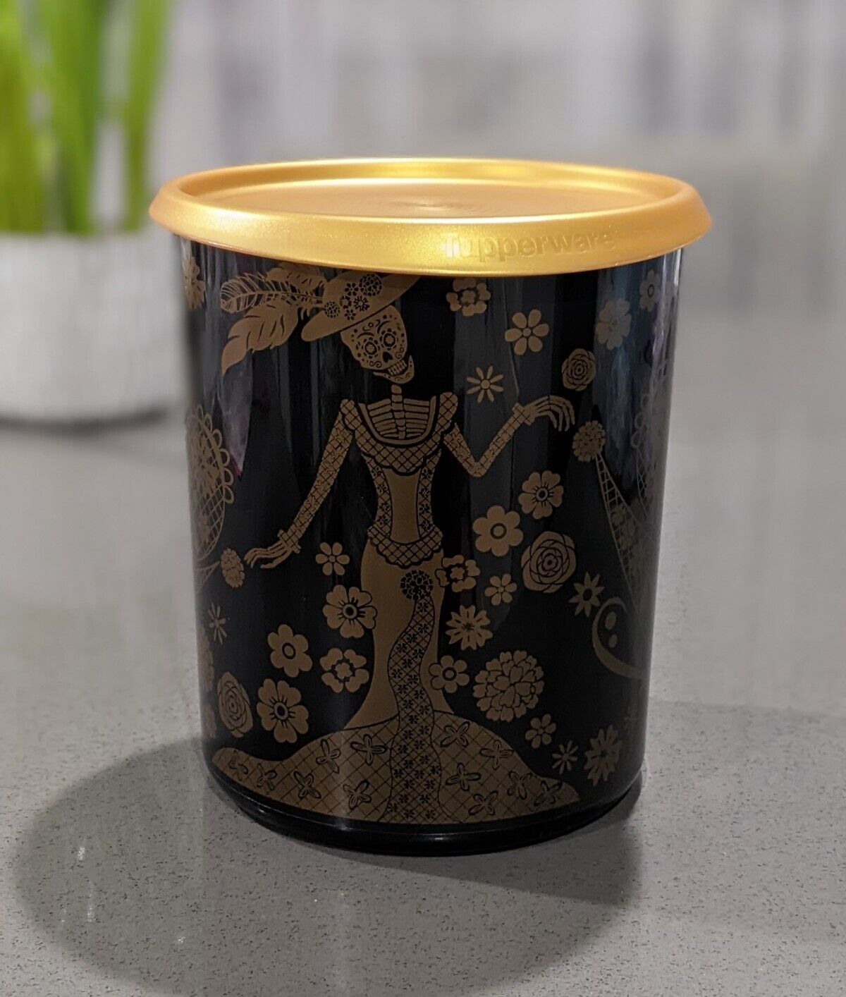 Tupperware Dia DE Los muertos One Touch Canister Container  3.1 