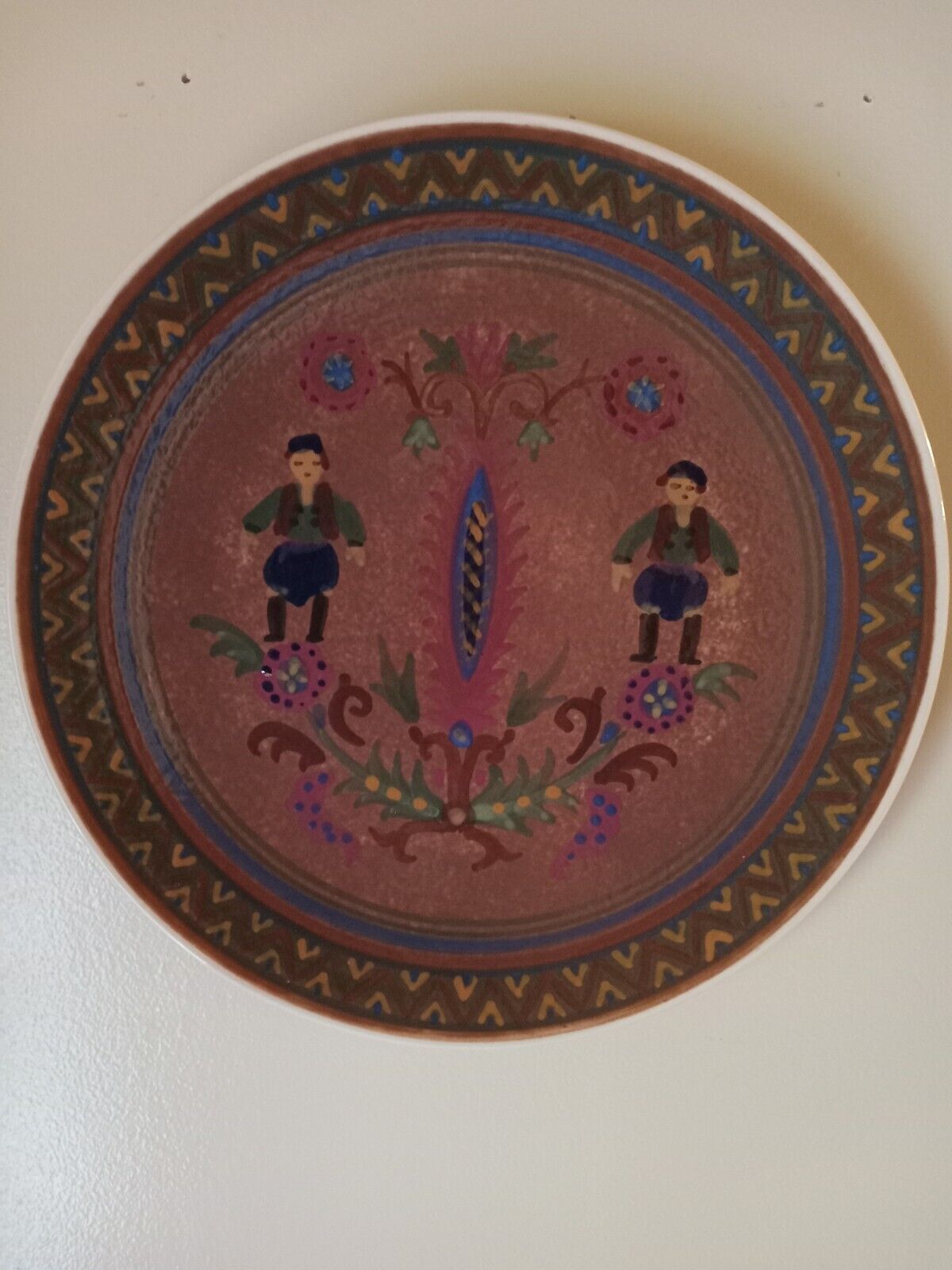 Rare Vintage Mid Century KERAMIKOS Hand Painted Greek Folk Art Wall Plate 11.5\