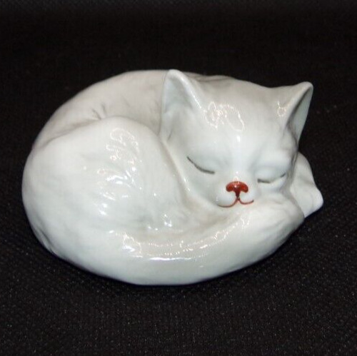 Retired Cats of Character Good Night Danbury Mint Bone China Figurine 1987