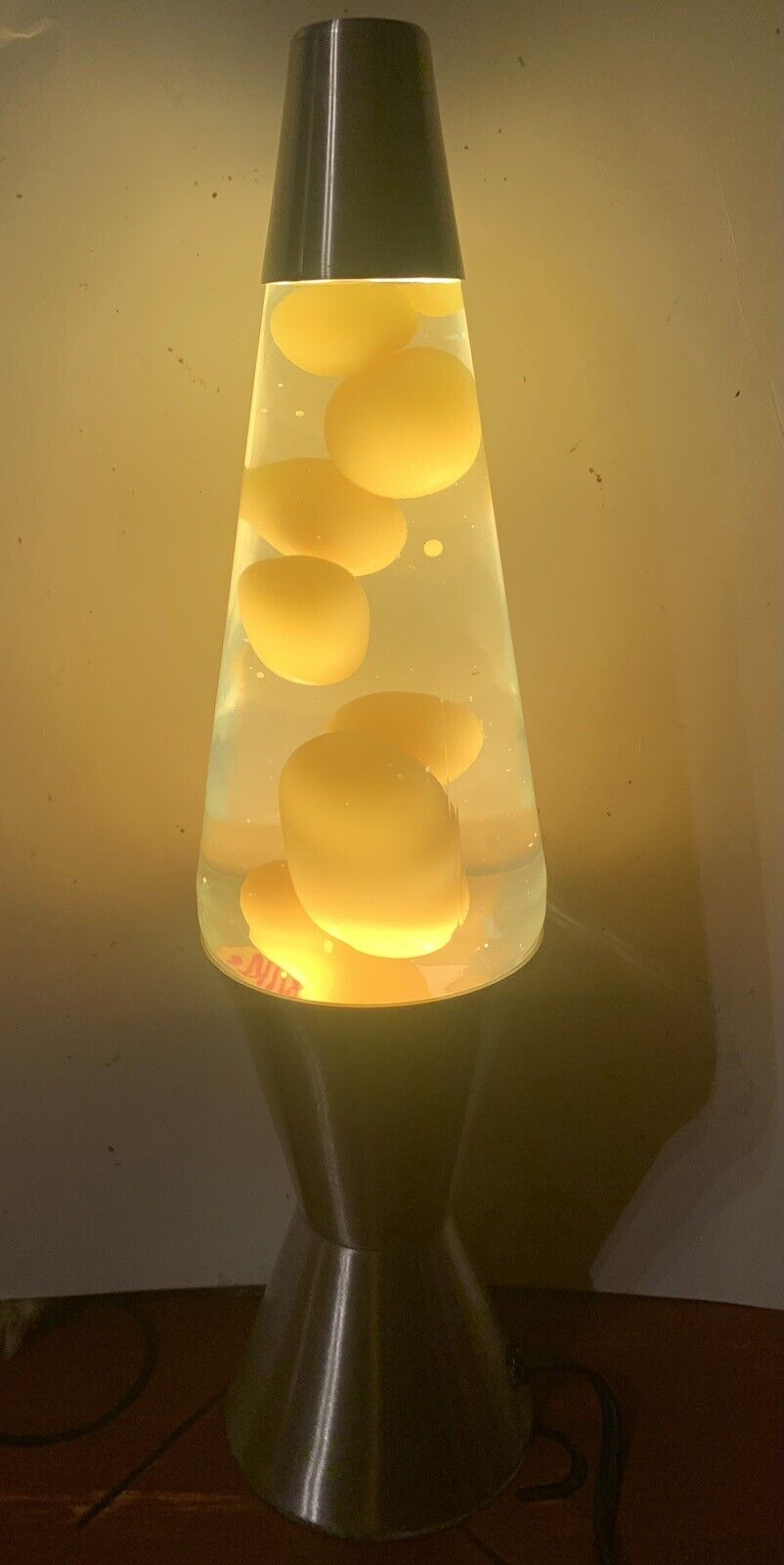 Vintage 1999 Lava Lite Lamp 32oz / 16\