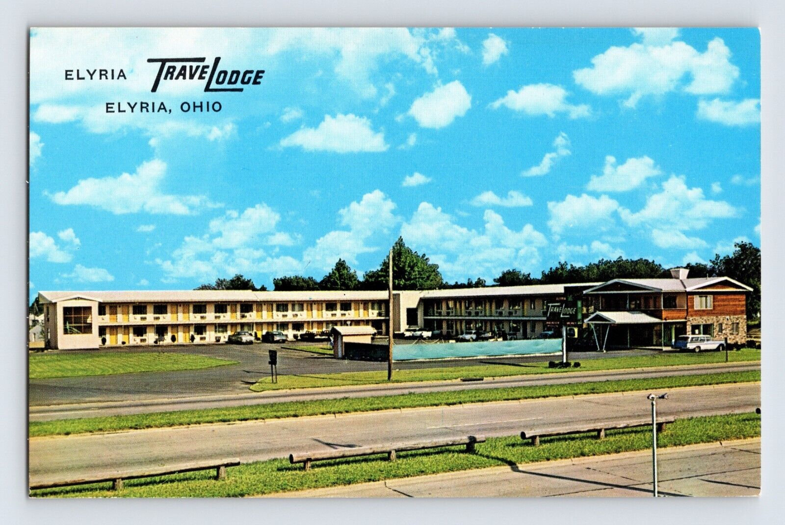 Postcard Ohio Elyria Oh Travelodge Motel Station Wagon Car 1960s Unposted Chrome