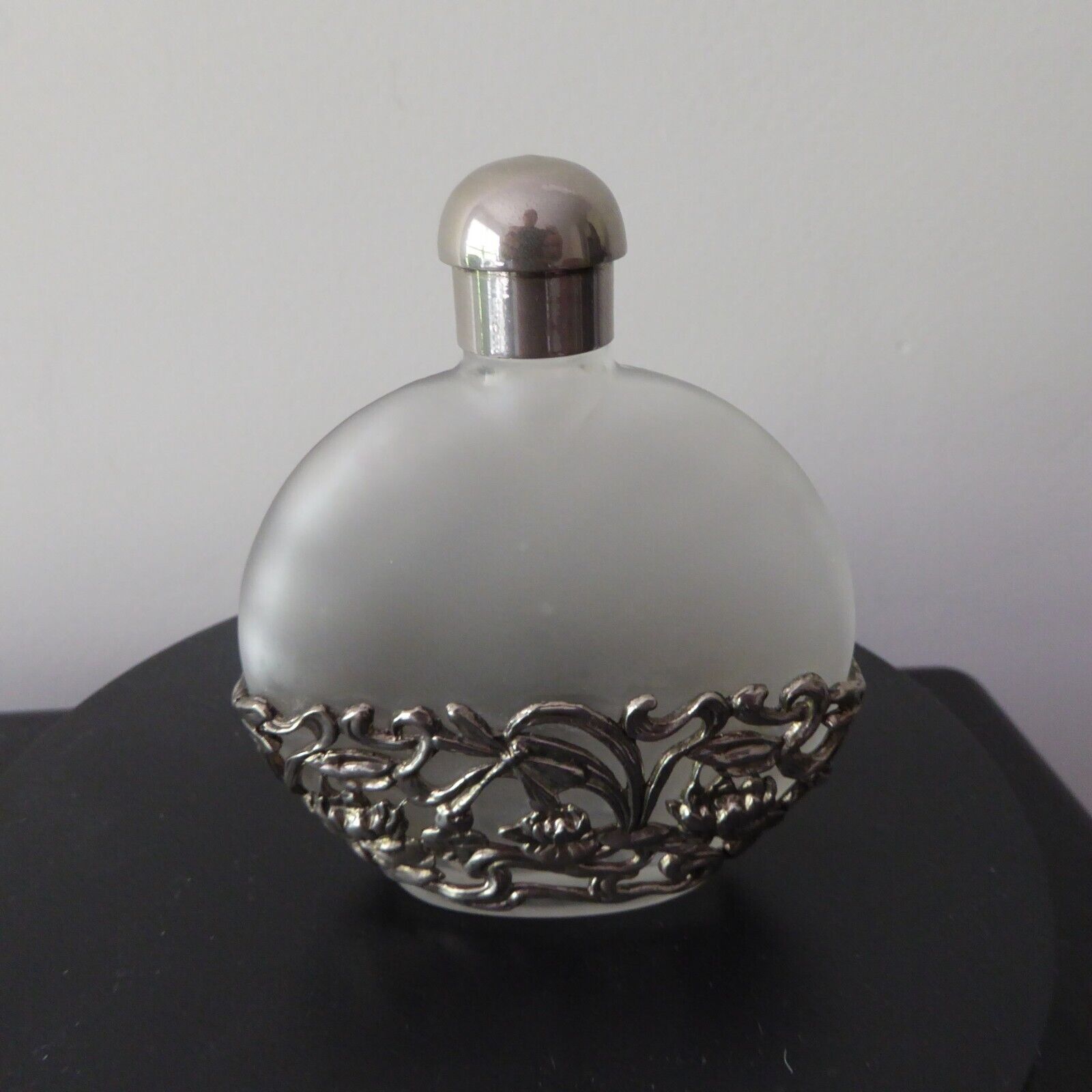 Silvestri Frosted Glass Perfume Bottle W White Metal Silver Lilly Pads Filigree