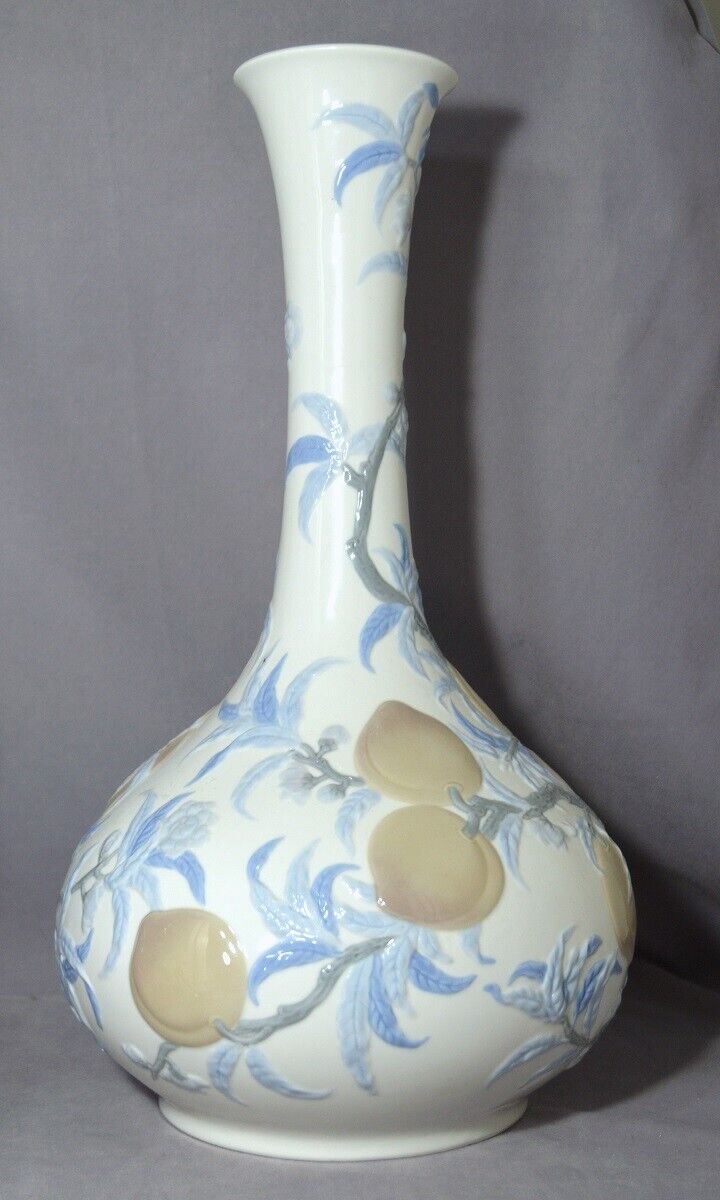 LLADRO 4754 HUGE 19 inch Vase with Peaches 1971-1979