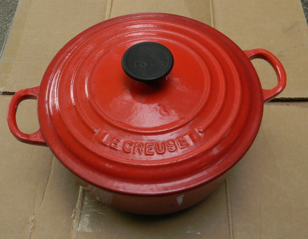 Vintage Le Creuset 20 Pot, Enameled Cast Iron Dutch Oven 2 3/4 Qt Red