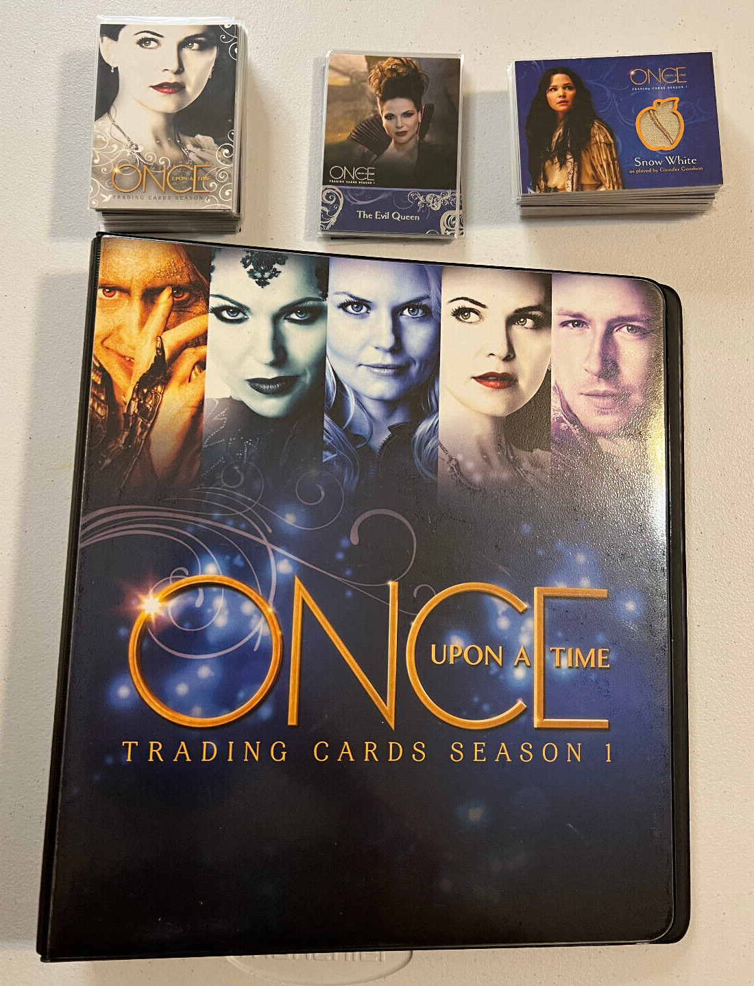 Once Upon A Time Trading Cards Base Set Character Set Wardrobe M1-M14 w/ Binder