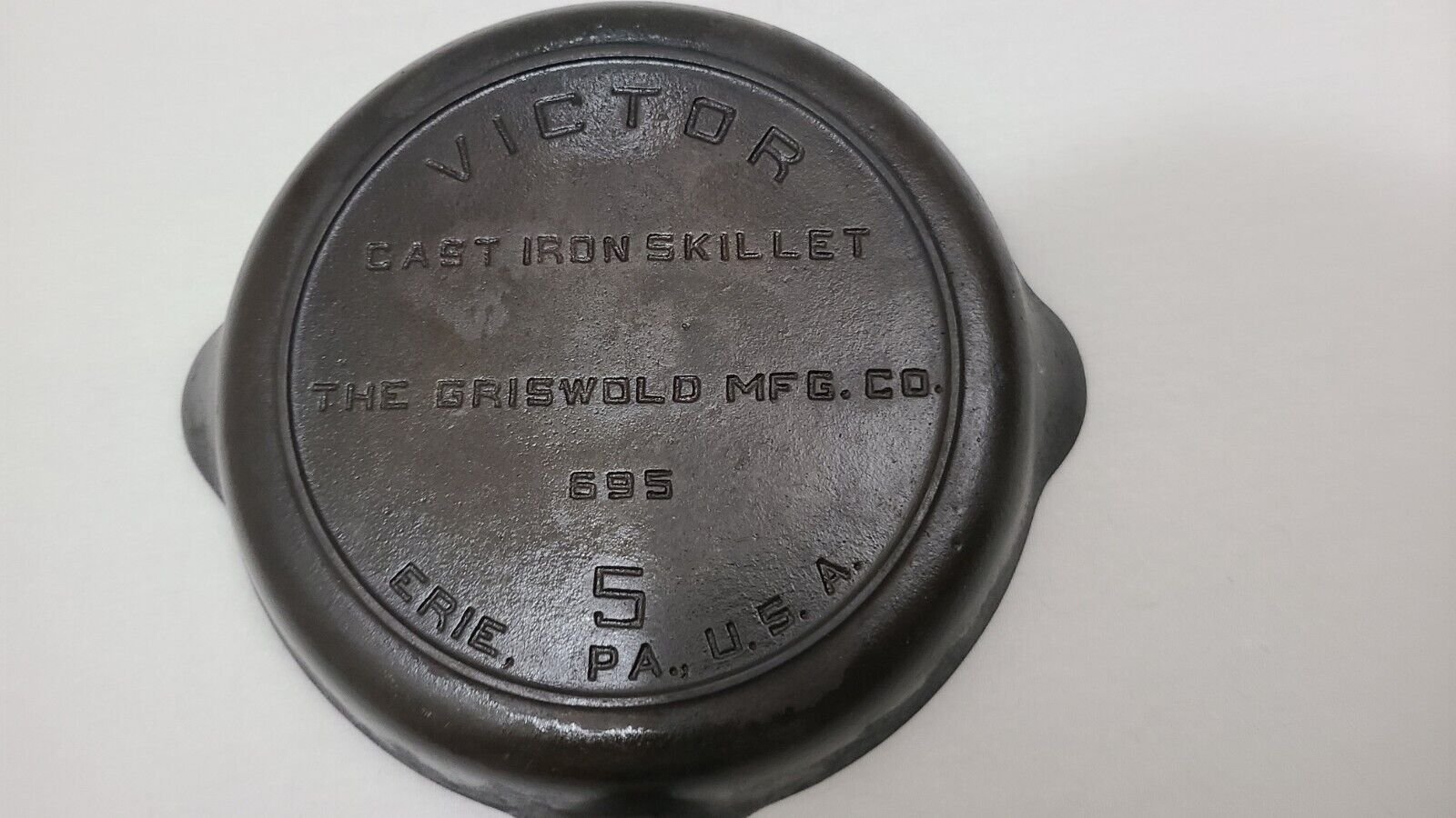 Very RARE #5 Victor Seasoned Griswold Cast Iron Skillet #695 with Heat Ring