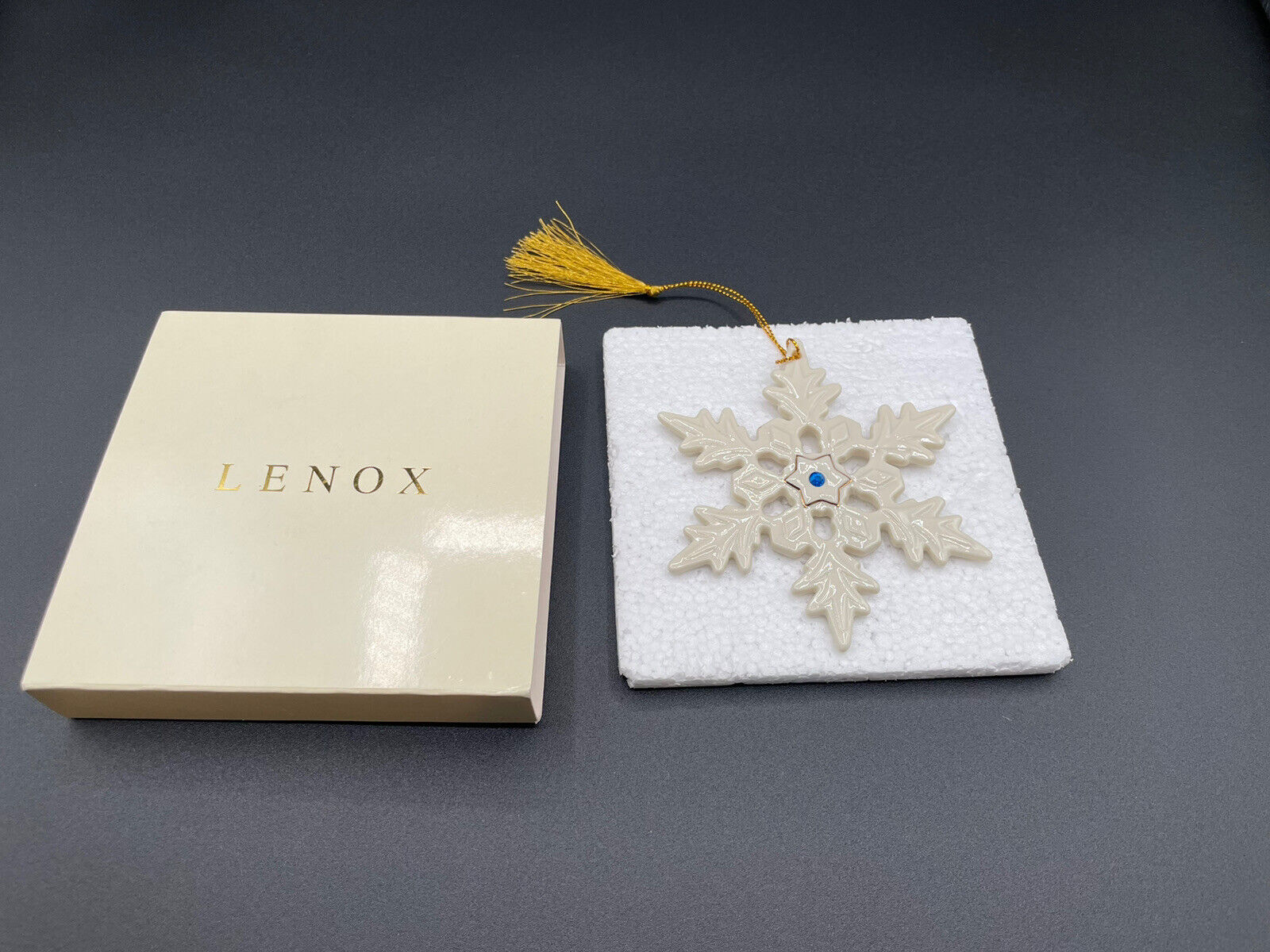 Lenox 2004 Jeweled Snowflake Ornament With Box 6344014