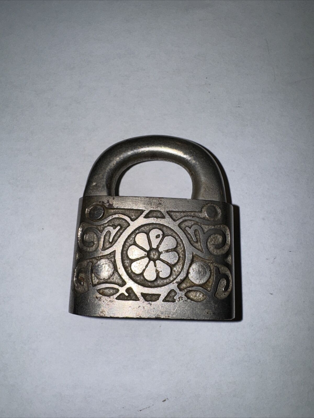 Vintage Daisy Lock With Key