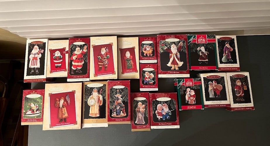 1980\'s 1990\'s vintage Hallmark Keepsake Ornament 19 Lot boxes Christmas Santa’s