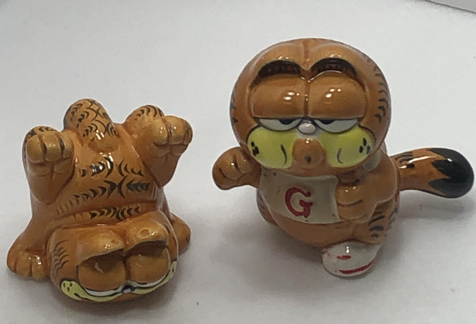 Garfield Lot Of 2 Enesco  Figurines  1978/1981 United Feature Syndicate Inc.