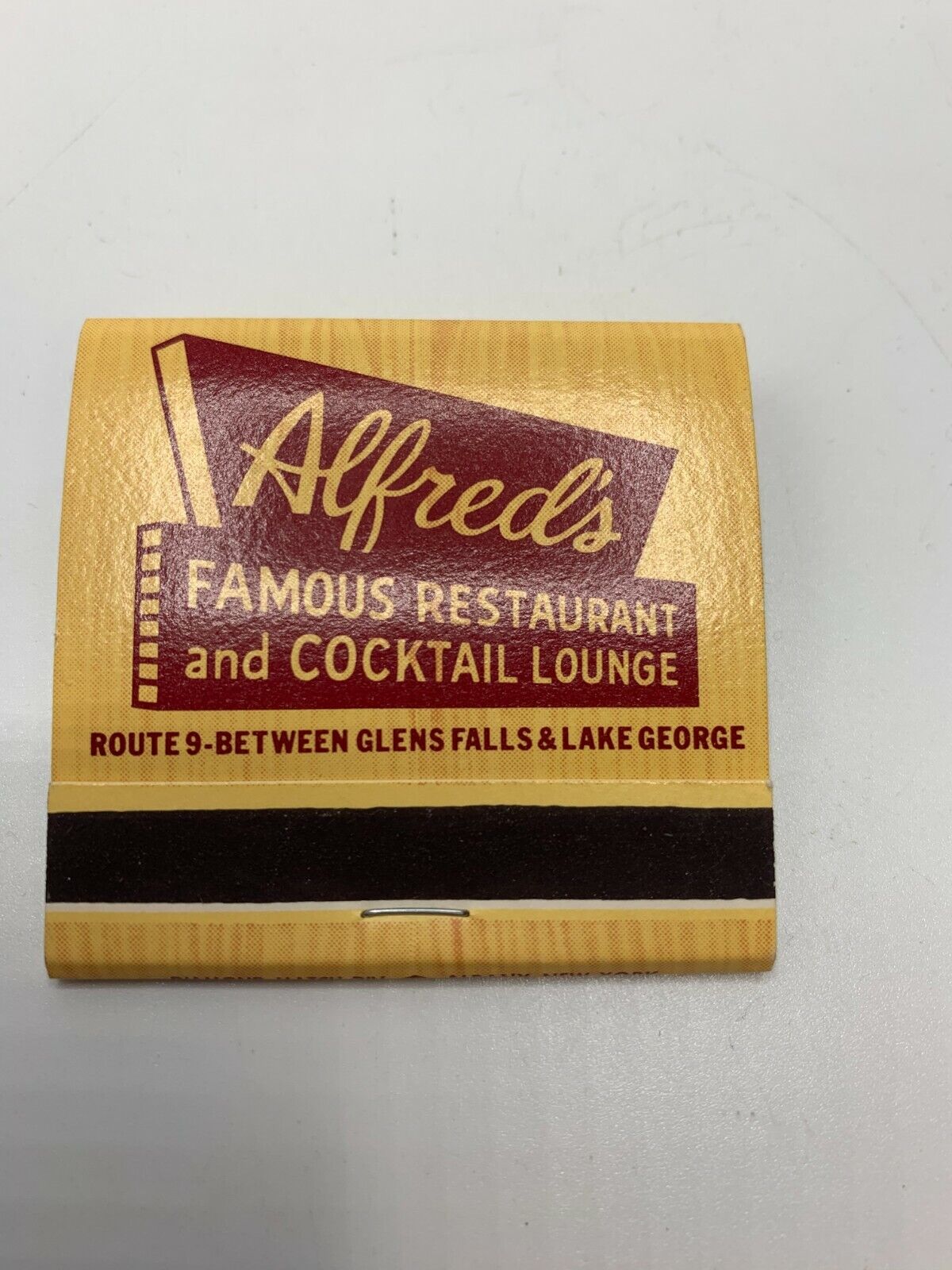 VTG Alfred\'s Restaraunt and Cocktail Lounge Lake George NY Matches Matchbook