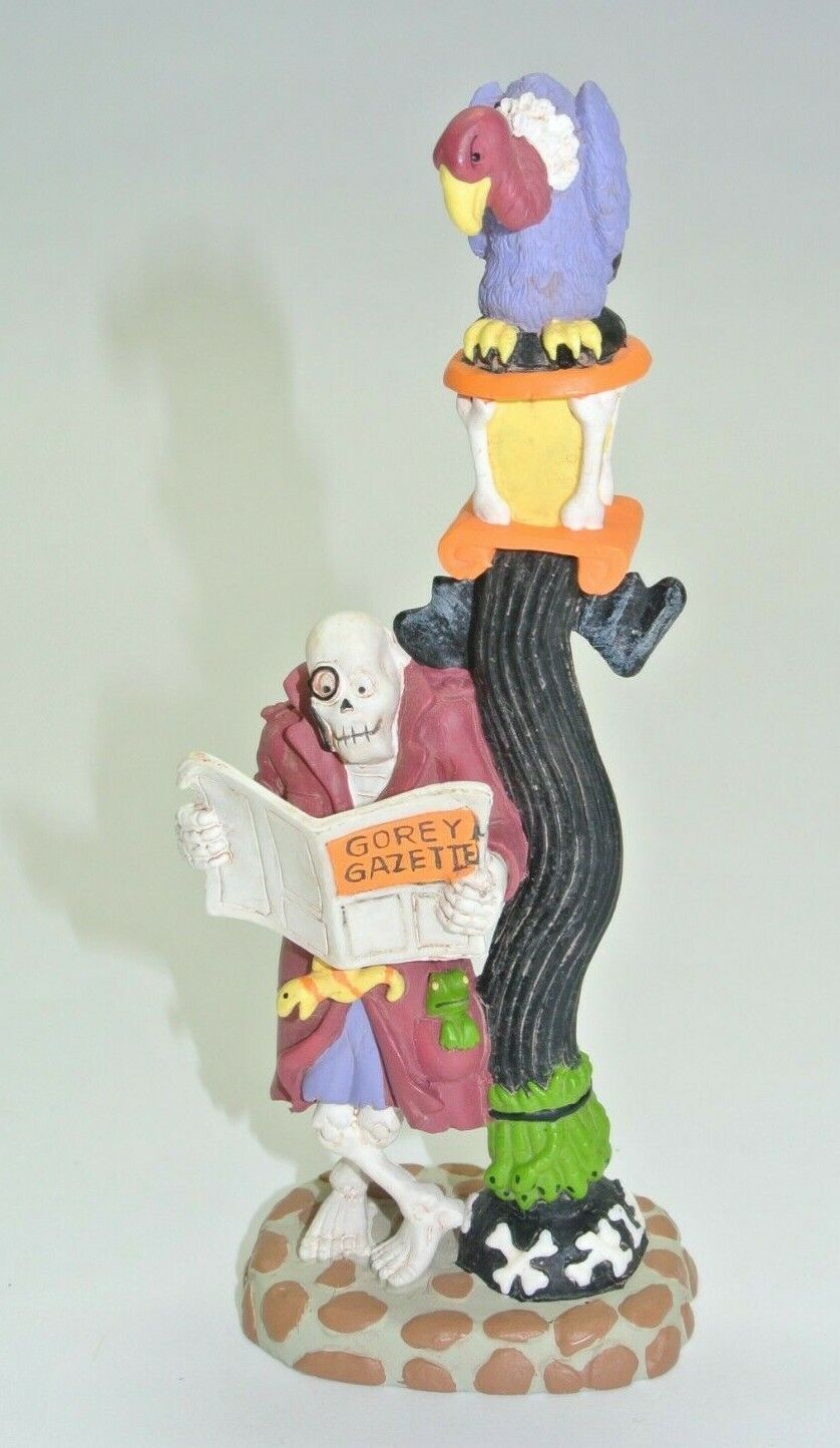 Creepy Hollow Midwest of Cannon Falls Skeleton Gory Gazette Lamp Post Figure 5\