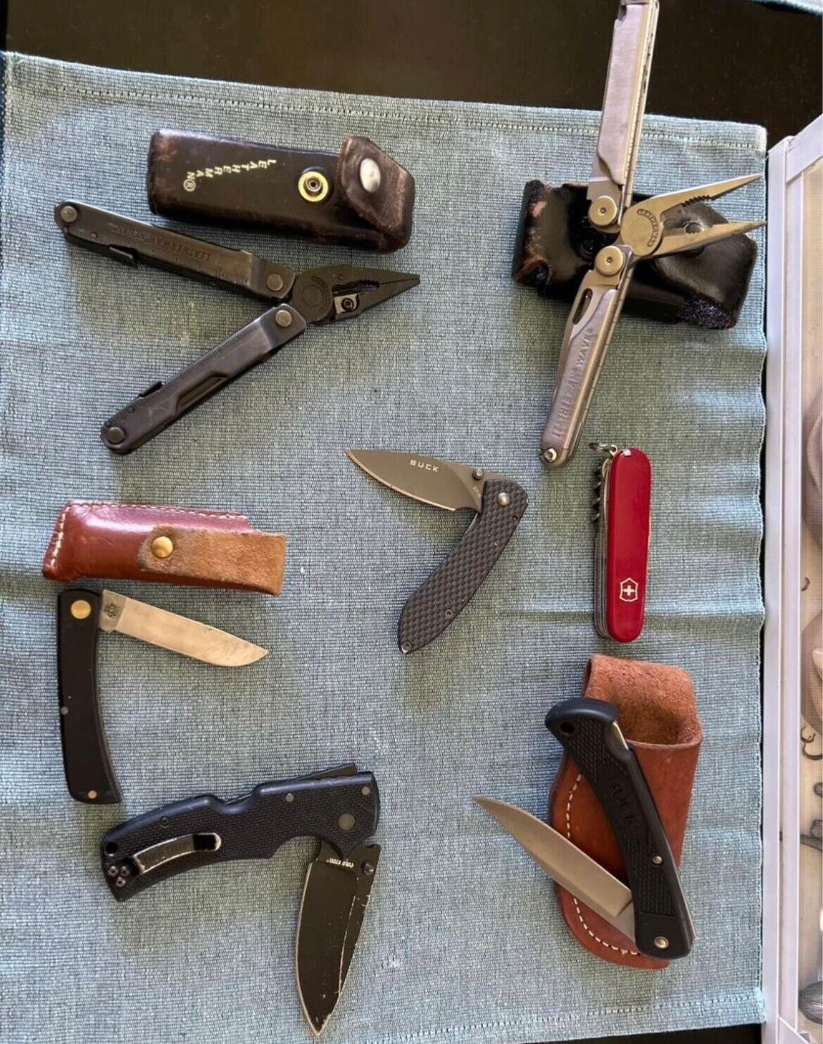 Bundle/lot of 19 pocketknives and multitools 