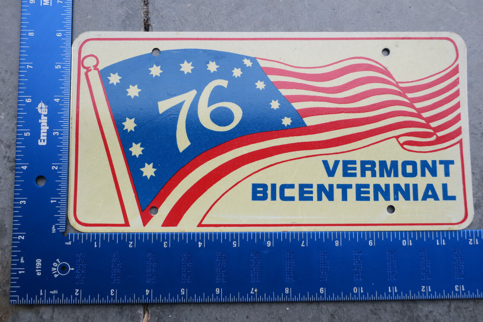 1976 76 VERMONT VT BICENTENNIAL BOOSTER LICENSE PLATE AMERICAN FLAG NICE ONE #52