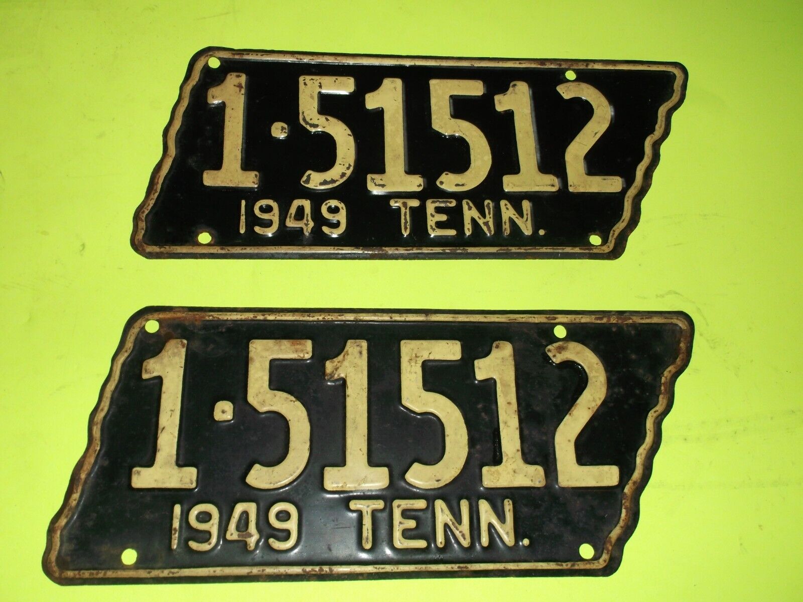 ANTIQUE MATCHING PAIR 1949 TENNESSEE LICENSE PLATES