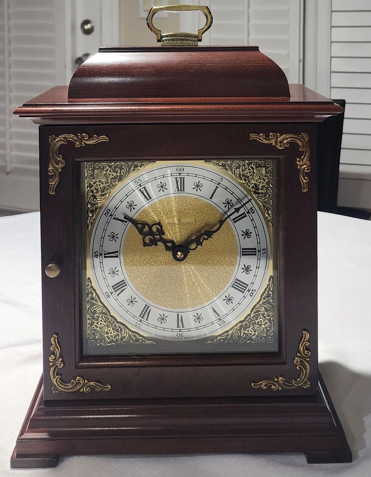Vintage Bradford Highland Quartz Mantle Clock,hand made,crafted from fine, USA