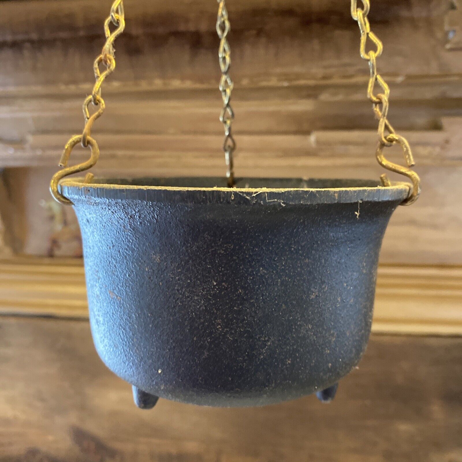 Vintage CAST IRON 3 Legged 5” bean pot cast iron kettle chain hanging plant #759