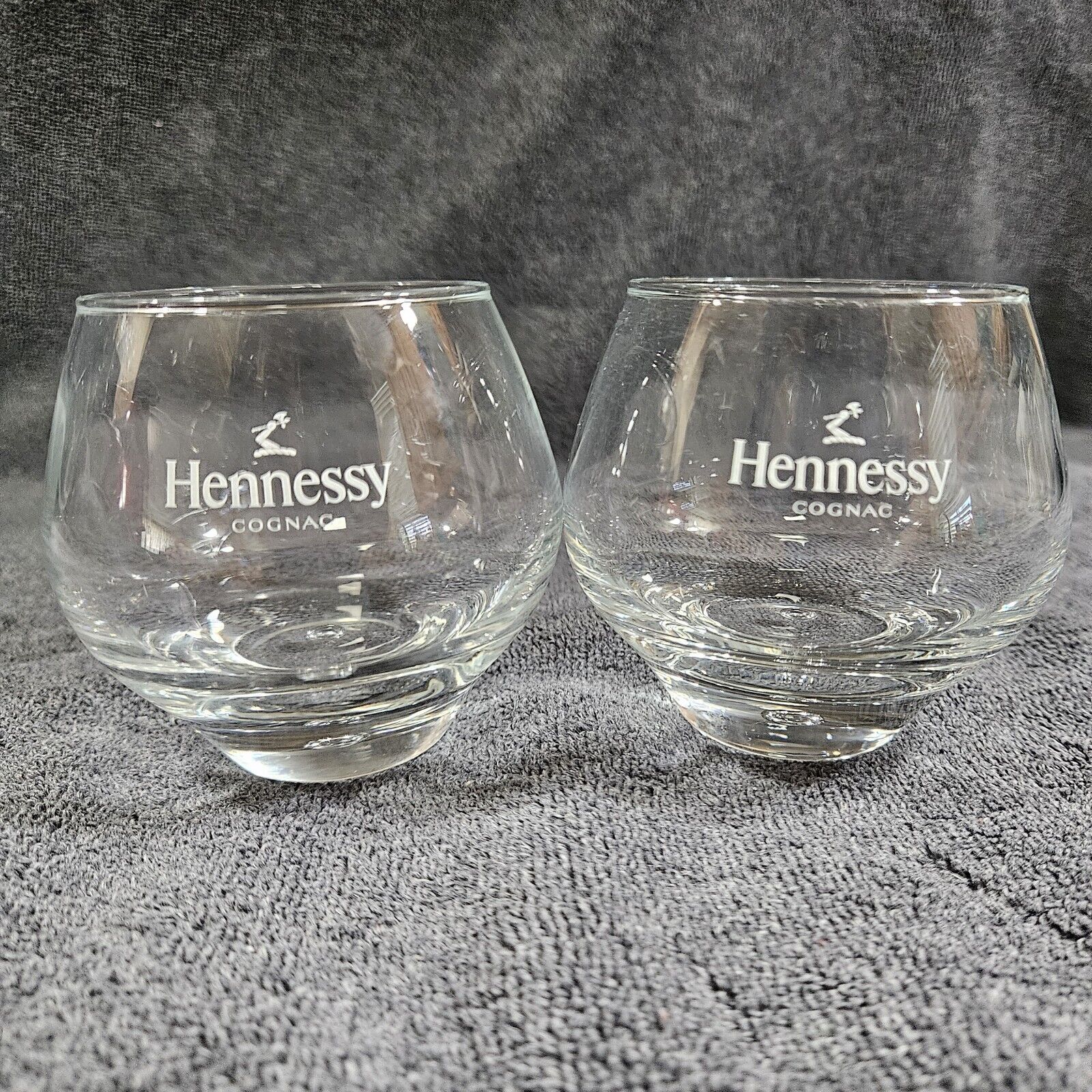 Set of 2 - Hennessy Cognac Snifter Glass 3 1/2 Floating Bubble In Bottom