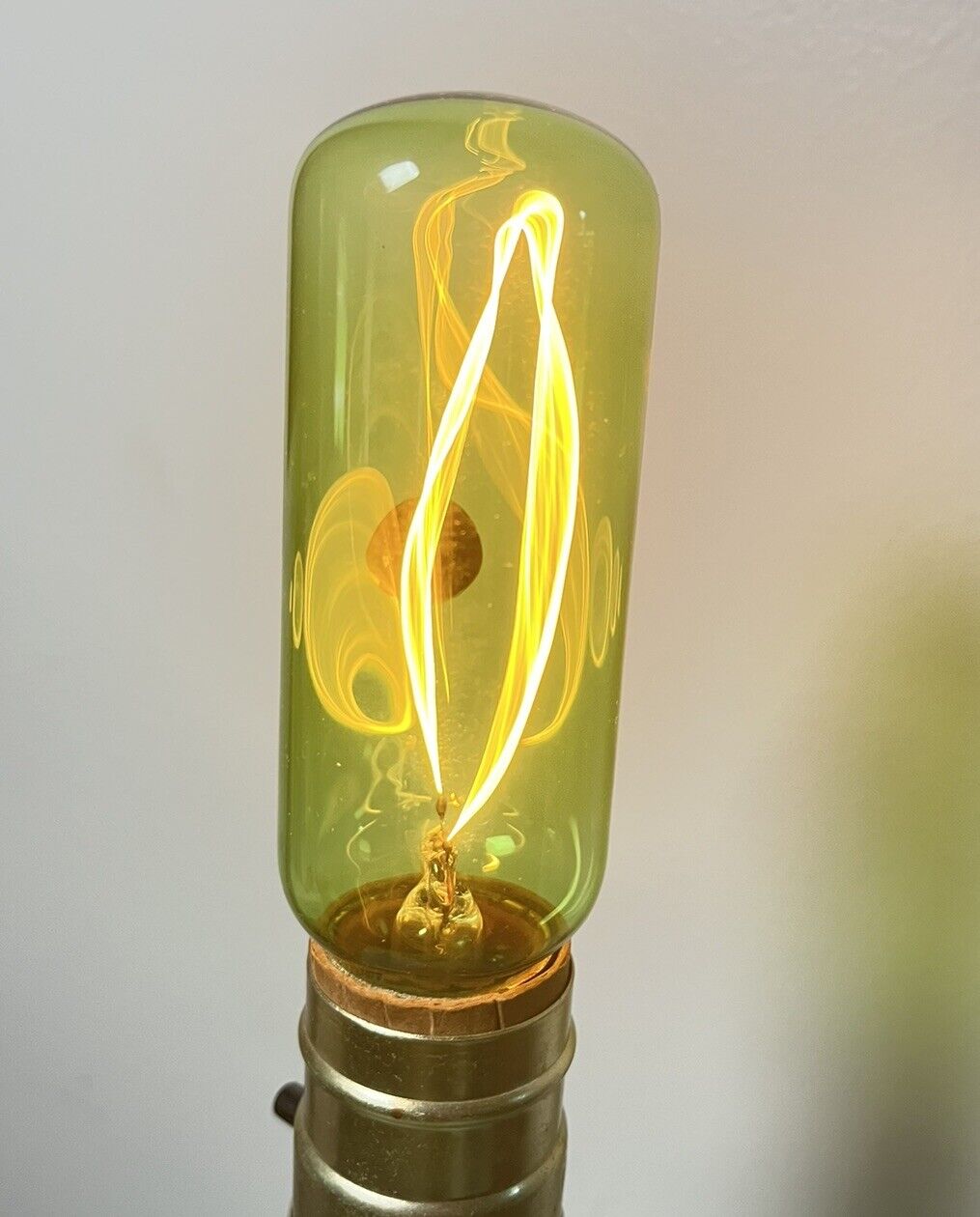 Vintage Aerolux Style Duro-Lite CRAZY FLICKER Light Bulb GREEN Flame WORKS & Box