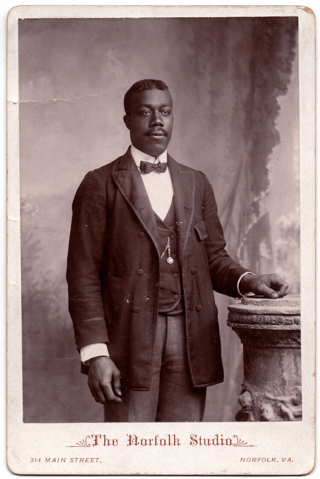CIRCA 1890s CABINET CARD HANDSOME DAPPER AFRICAN AMERICAN MAN NORFOLK VIRGINIA