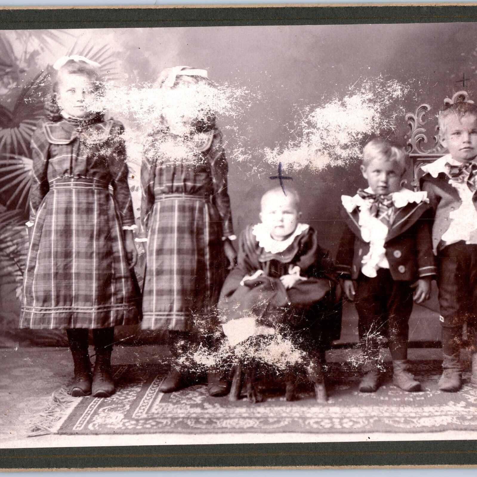 c1880s Virginia, Minn. Group Cute Children Fashion Cabinet Card Photo Damaged B9