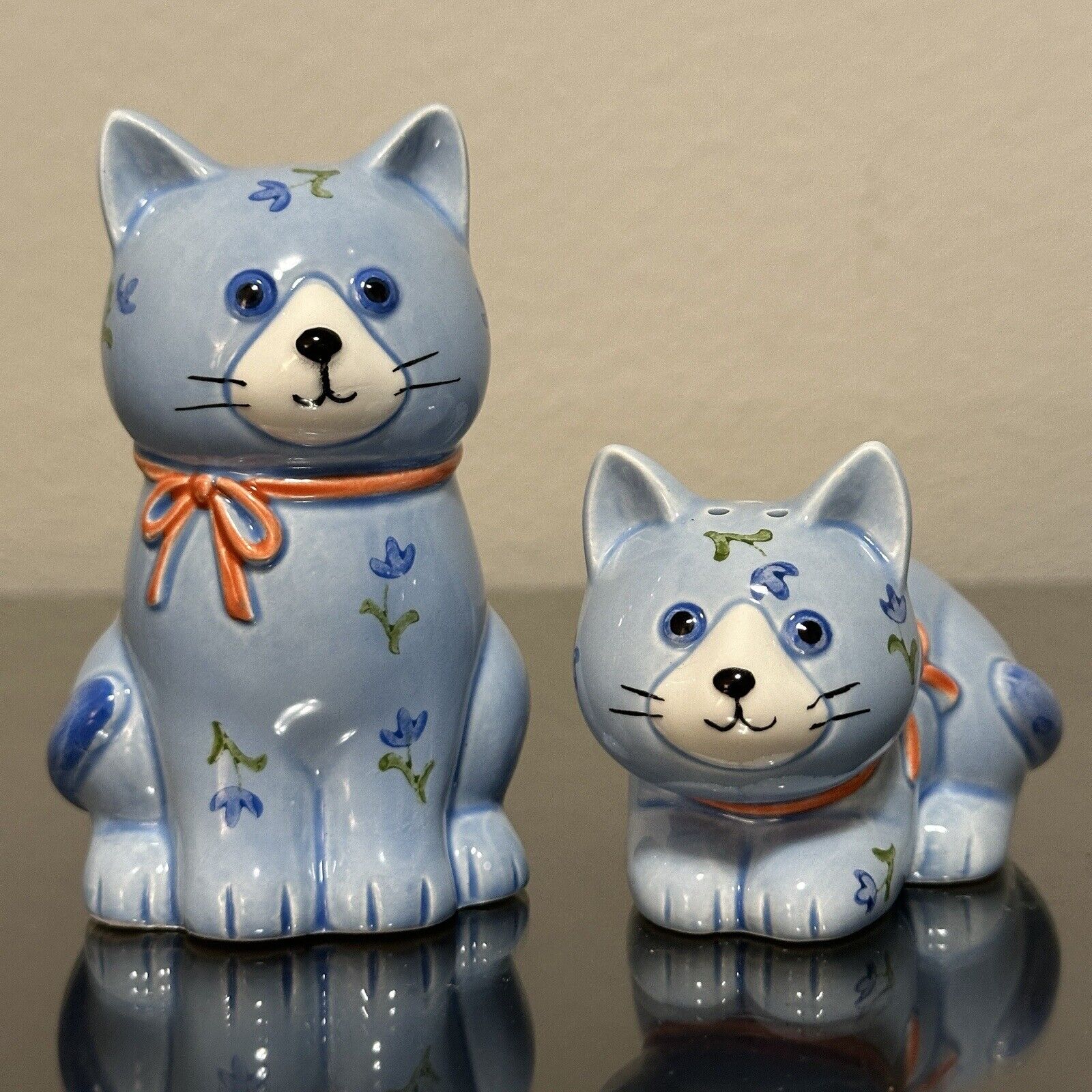 Charming Vintage Blue Floral Otagiri Cats Salt and Pepper Shakers Ceramic