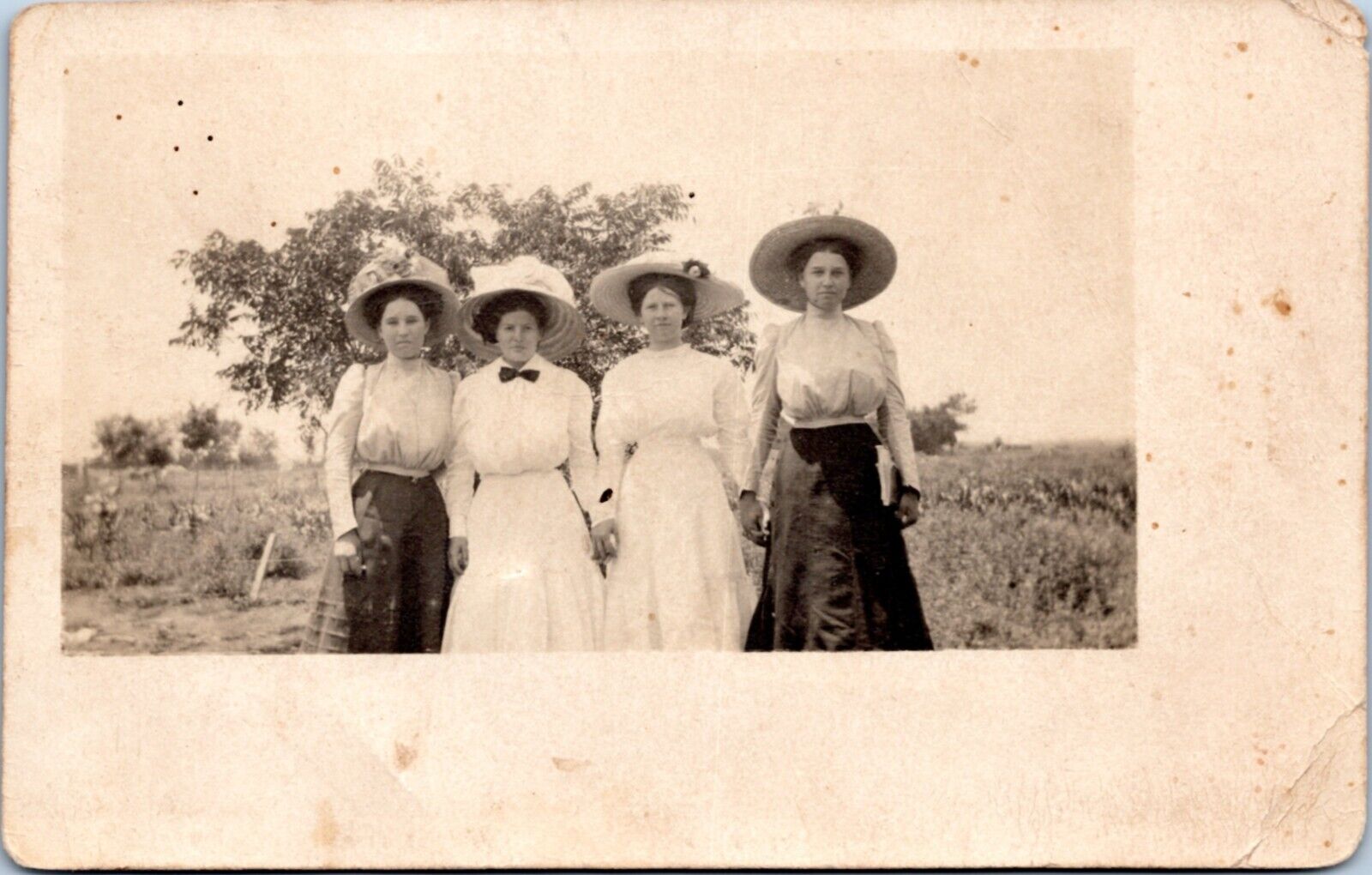 RPPC Four women in Garden Velox 1907-1914