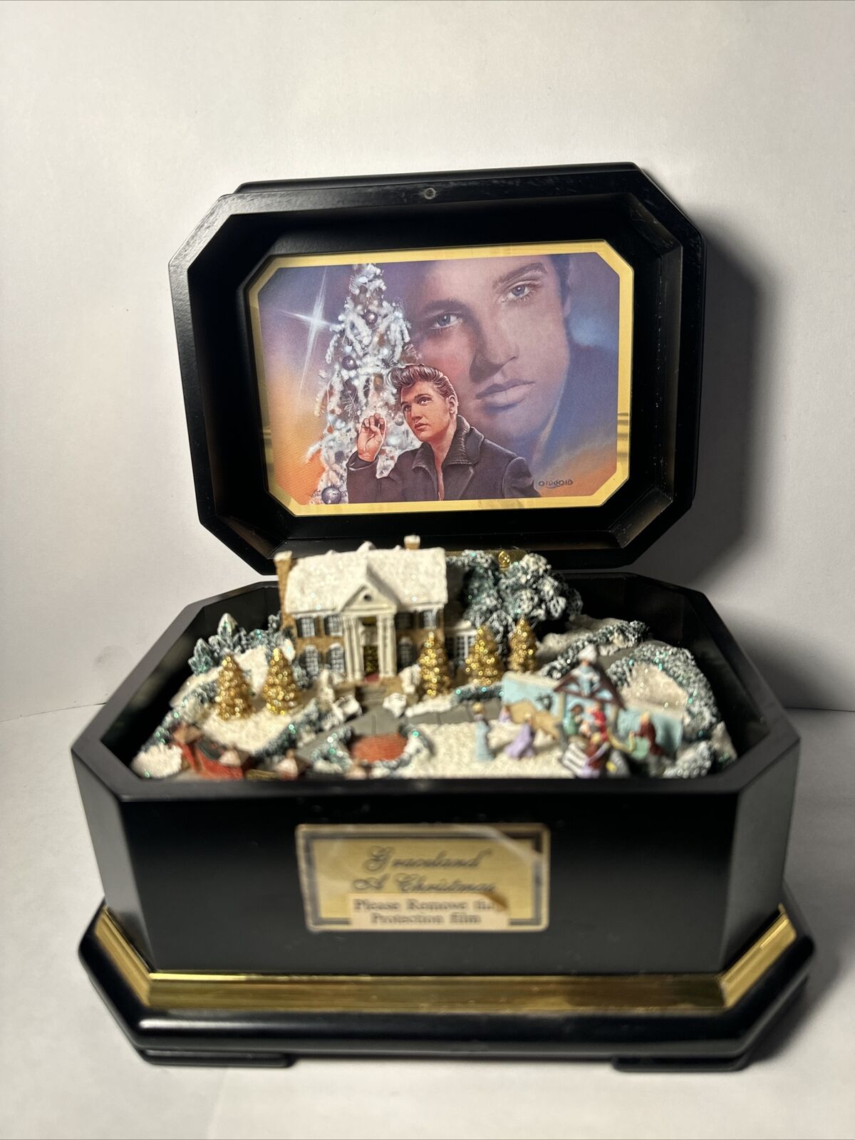 RARE Elvis Presley\'s GRACELAND The King Legendary Home Figurine Music Box 